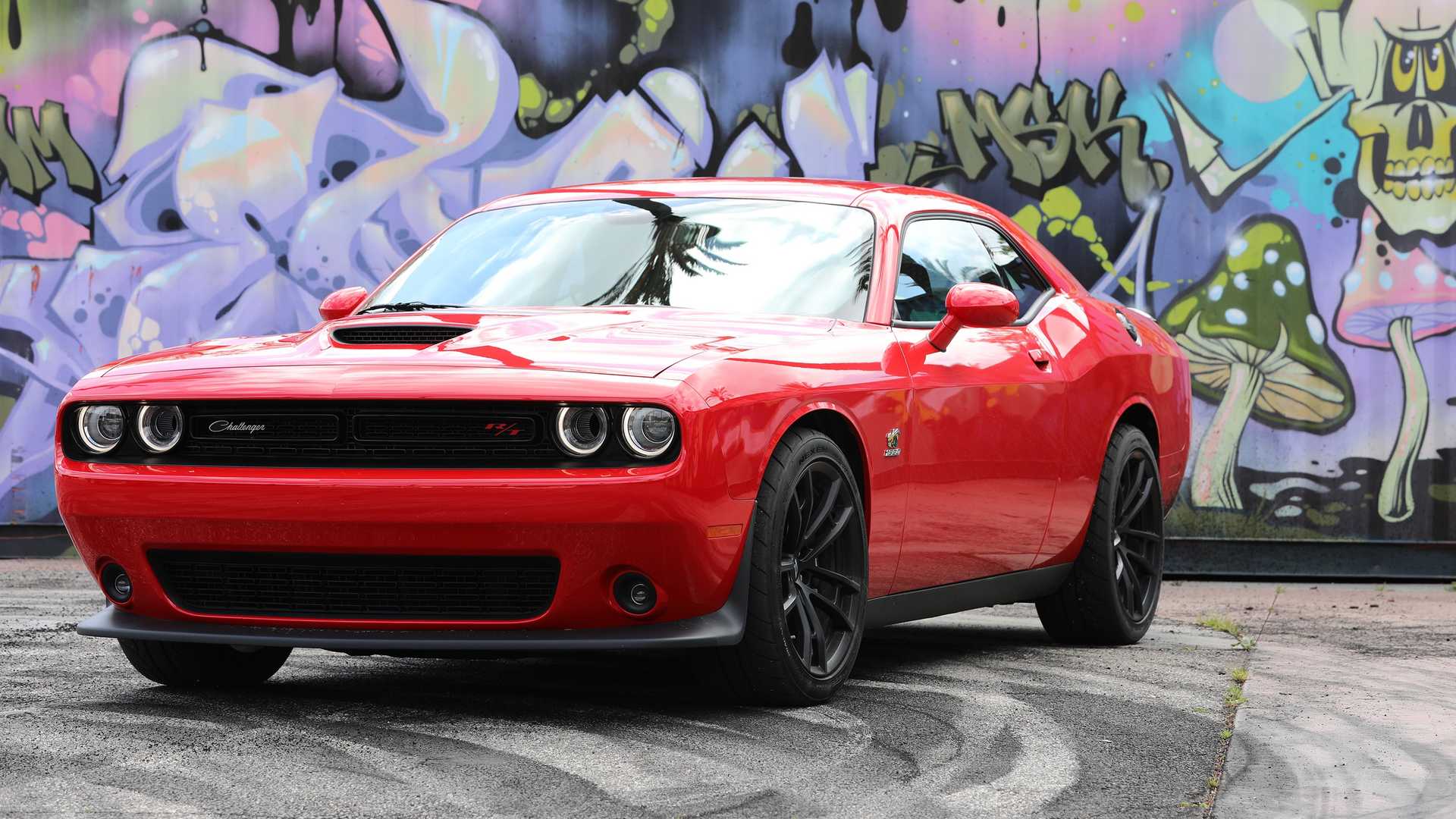 Charger Vs Challenger >> Dodge Challenger R/T Scat Pack 1320 Angry Bee - Autoblog.gr Charger Vs Challenger >> Dodge Challenger R/T Scat Pack 1320 Angry Bee - Autoblog.gr
