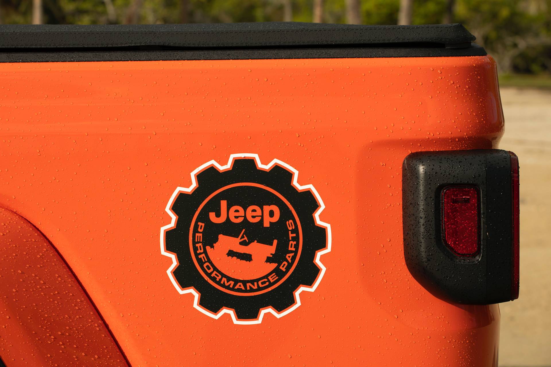 2020-jeep-gladiator-“three-o-five”-edition-14