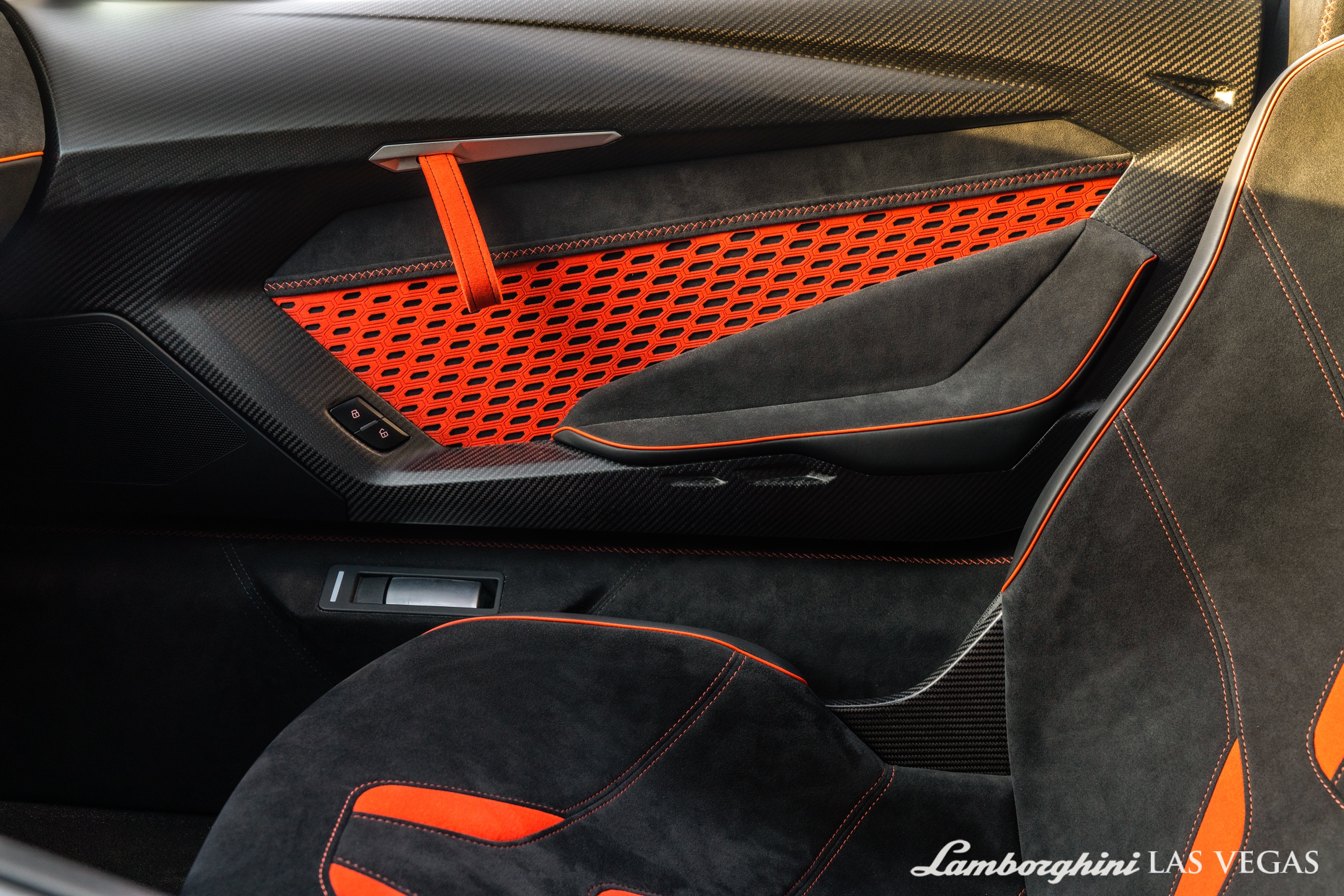 2017_Lamborghini_Centenario_for_sale_0013