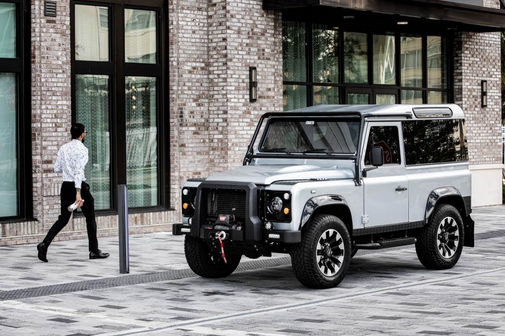 Land-Rover-Defender-Project-Blackcomb-by-ECD-4