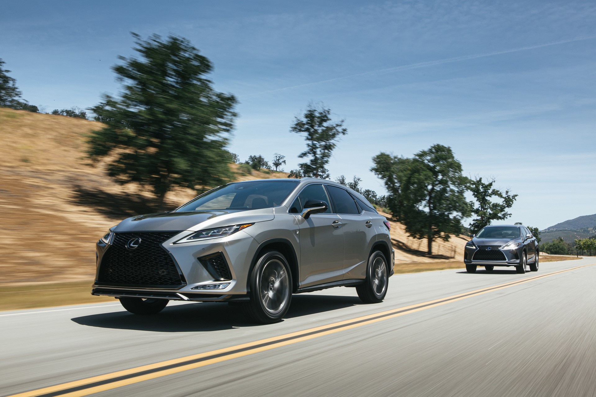 2020_Lexus_RX_450Lh_350_F_SPORT_03_57FEAA4012D942EE708CF74BA7AD76B40409E2DD