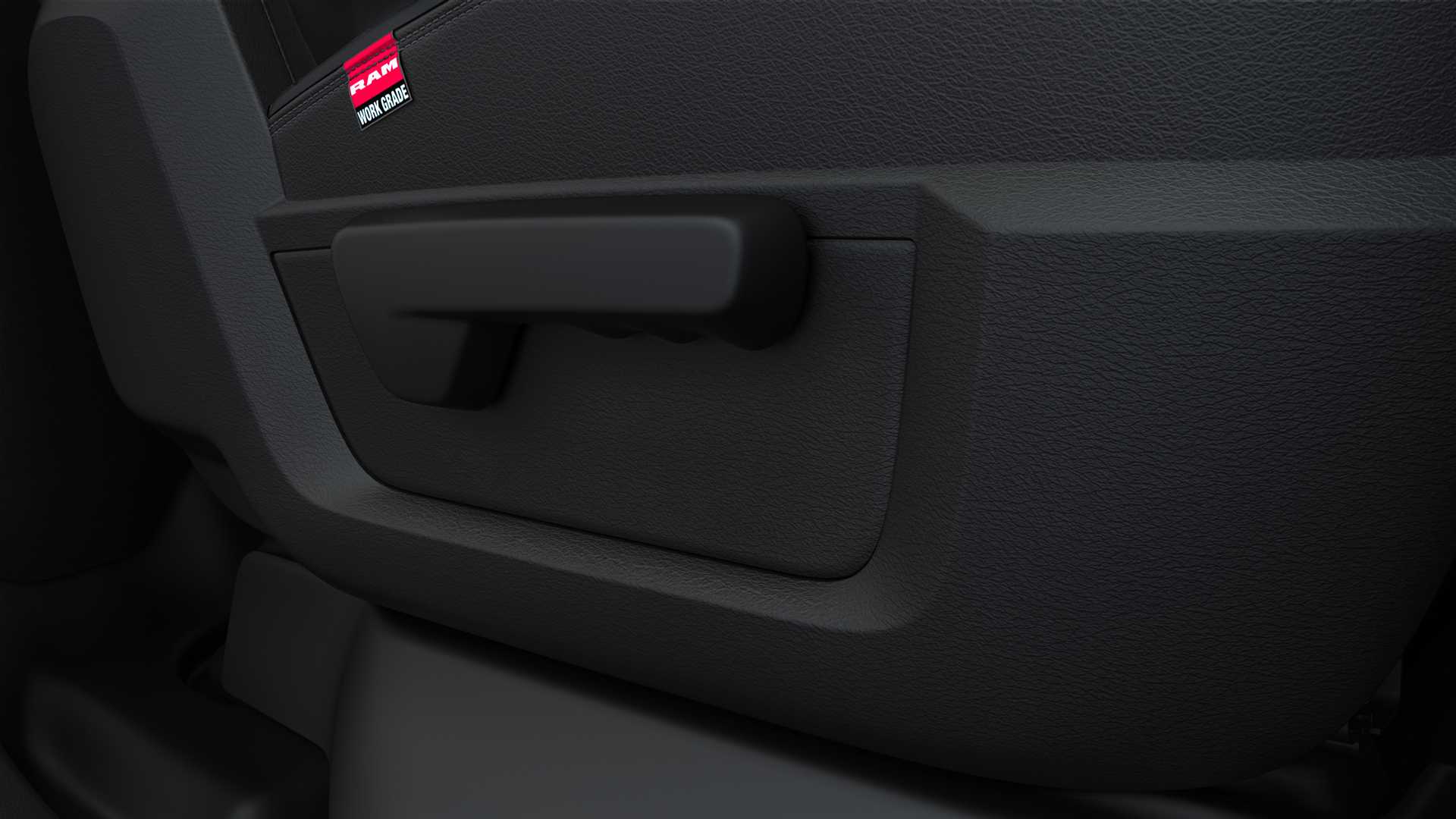 2019-ram-chassis-cab-interior (7)