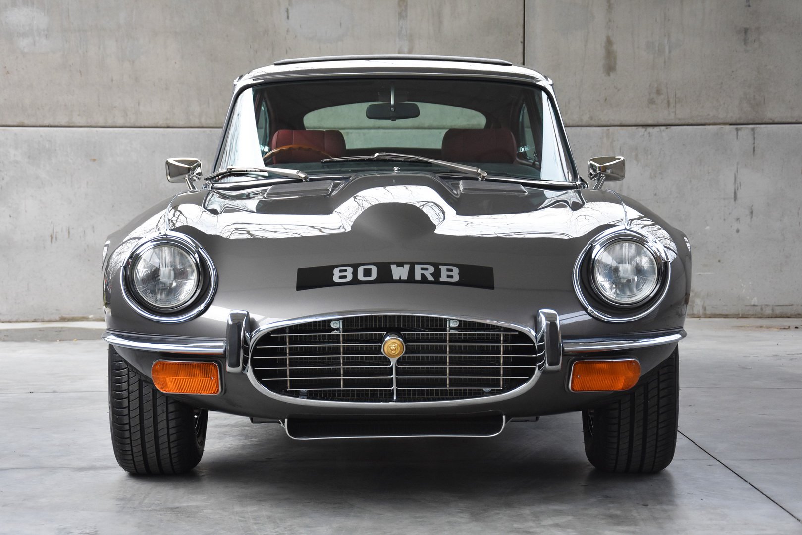 Restored Jaguar E-Type Series 3 1973 (1)