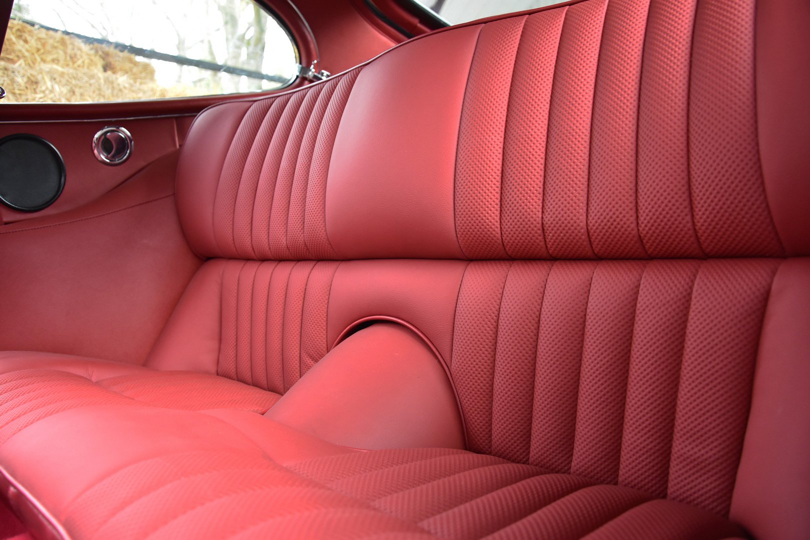 Restored Jaguar E-Type Series 3 1973 (7)
