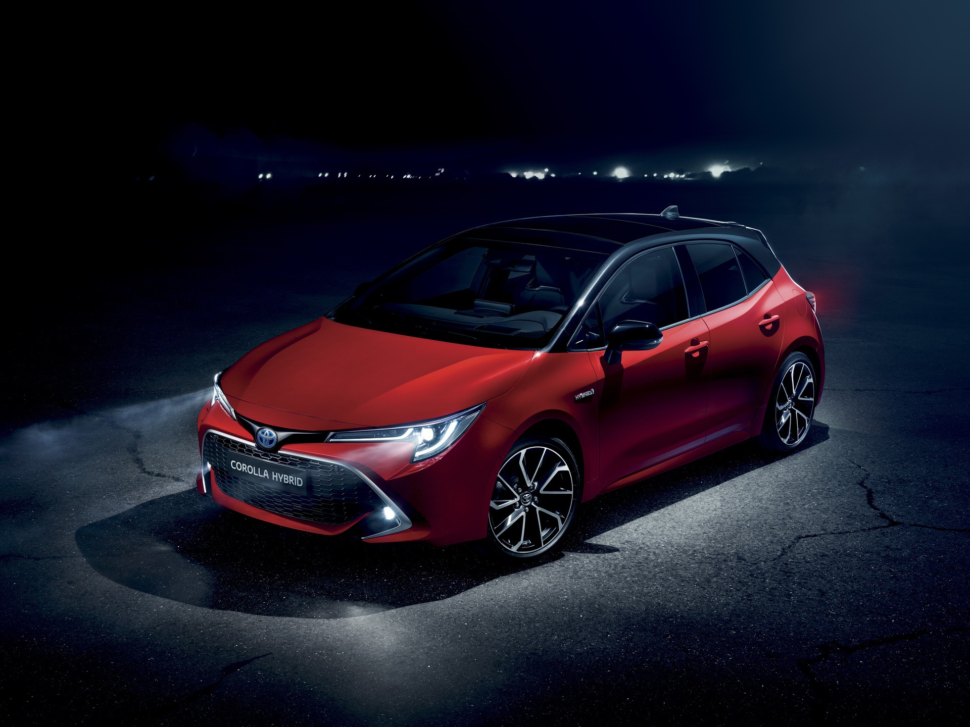 2019_Toyota_Corolla_Hatchback_01