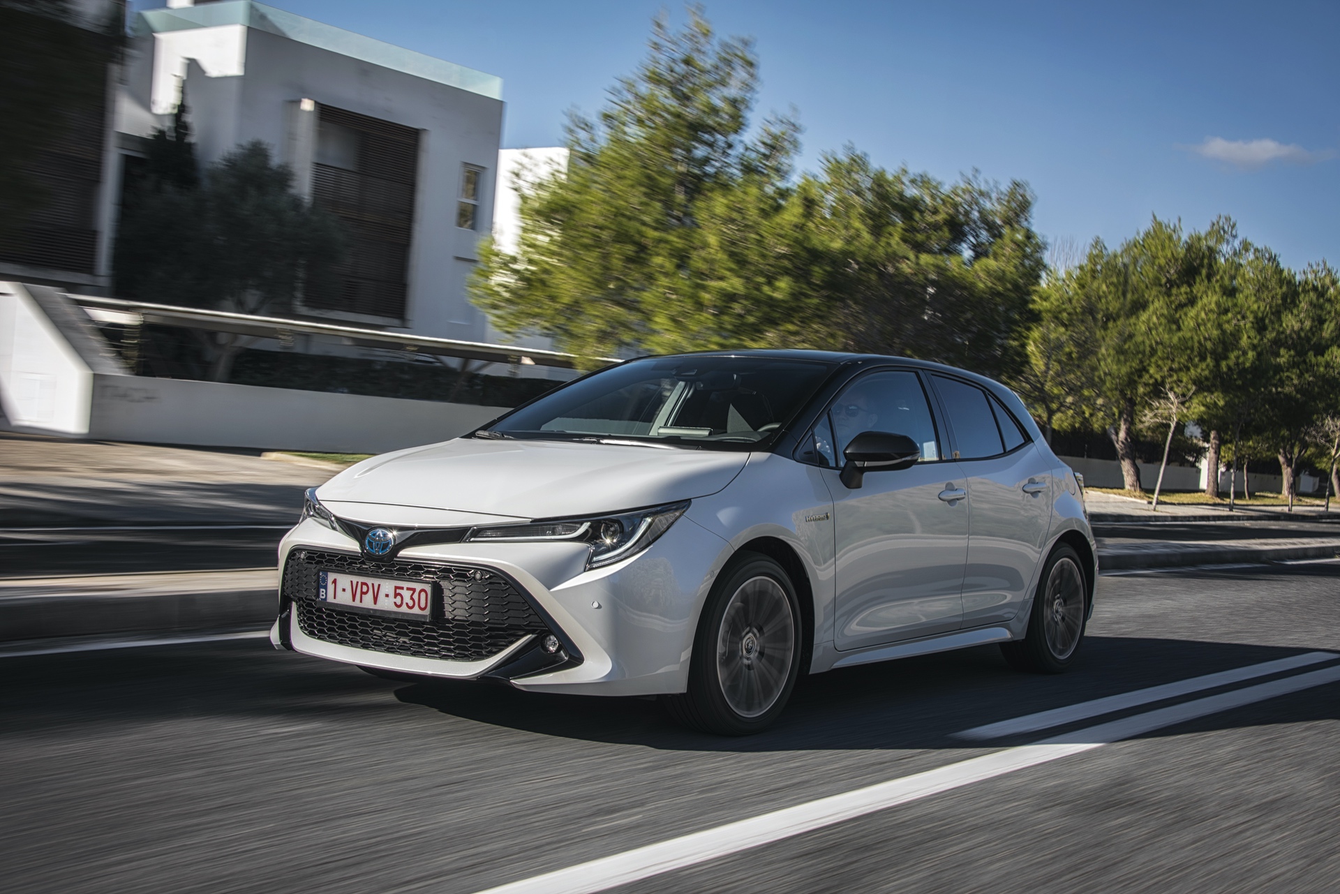 Corolla_HB_1.8L_White_Bitone_2019_009