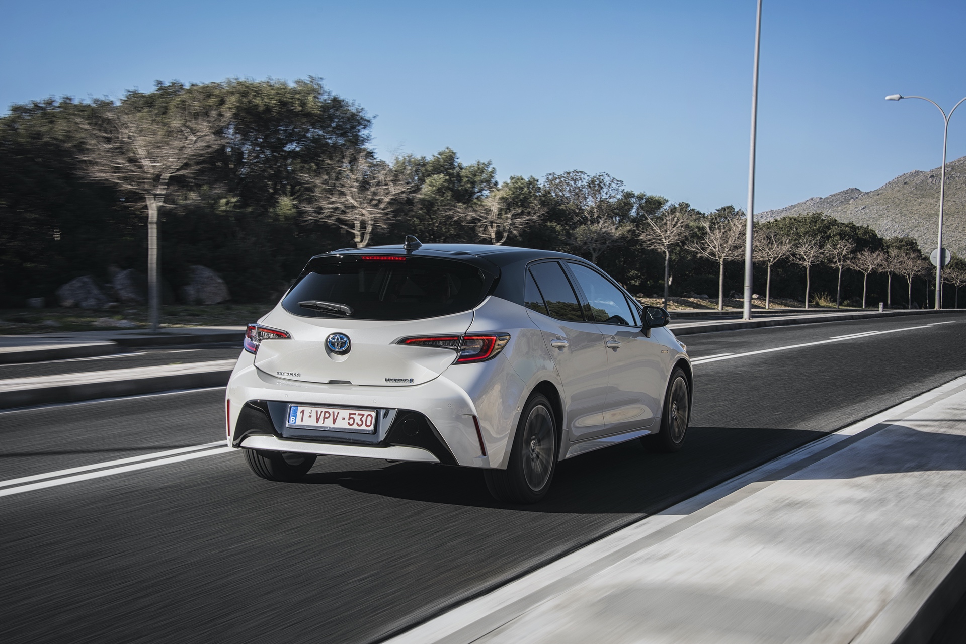Corolla_HB_1.8L_White_Bitone_2019_010