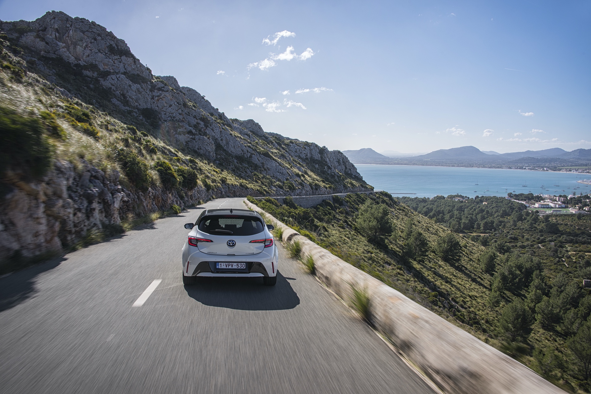 Corolla_HB_1.8L_White_Bitone_2019_012