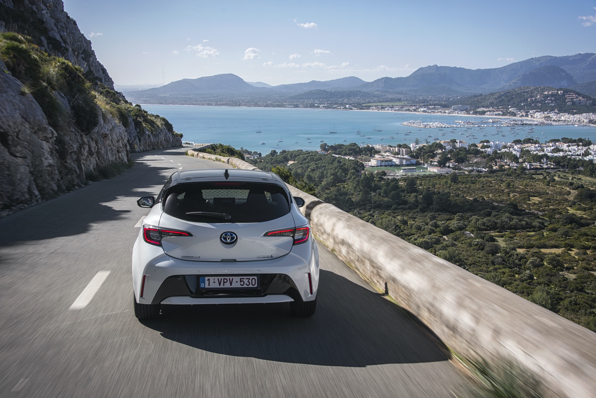 Corolla_HB_1.8L_White_Bitone_2019_015