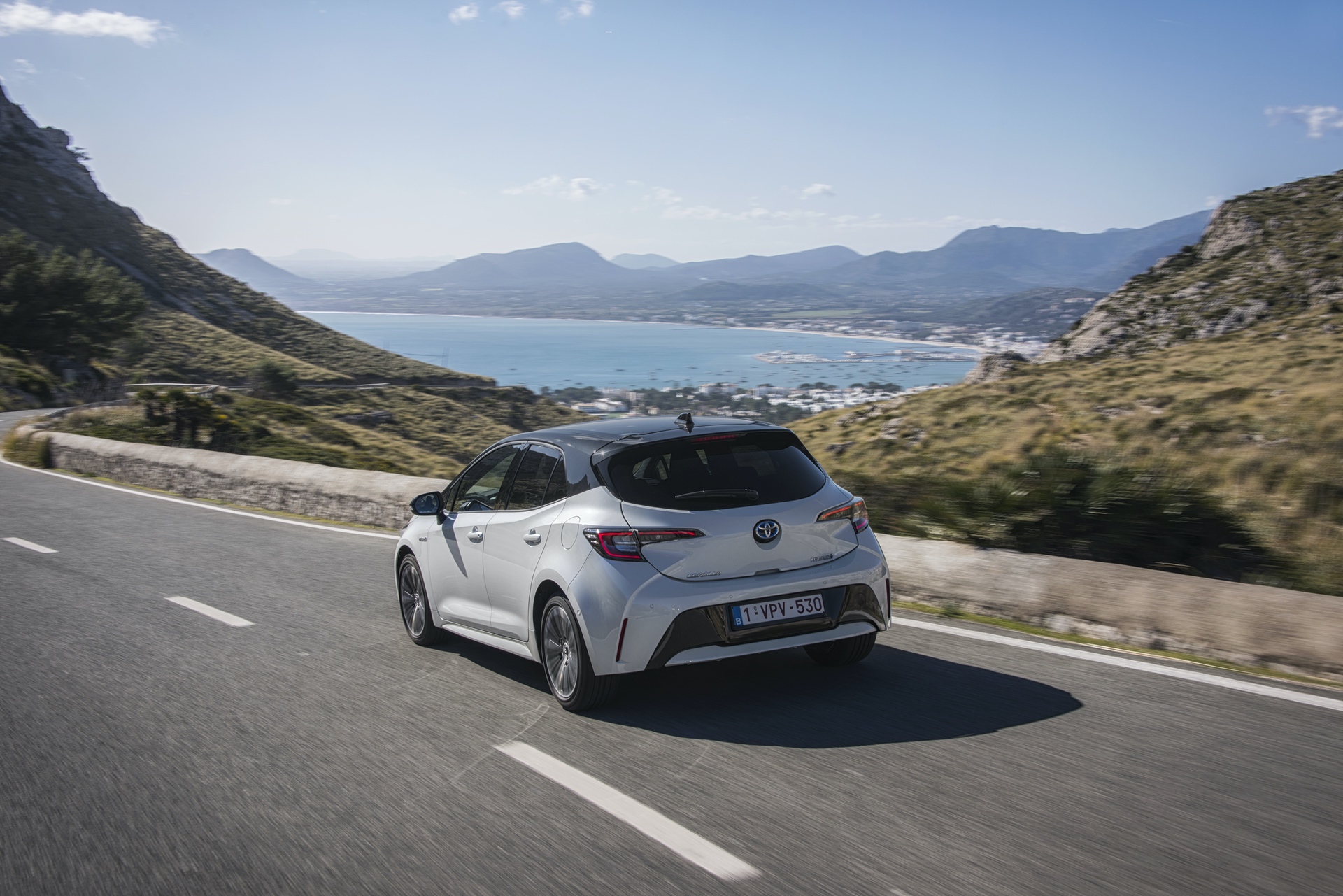 Corolla_HB_1.8L_White_Bitone_2019_017