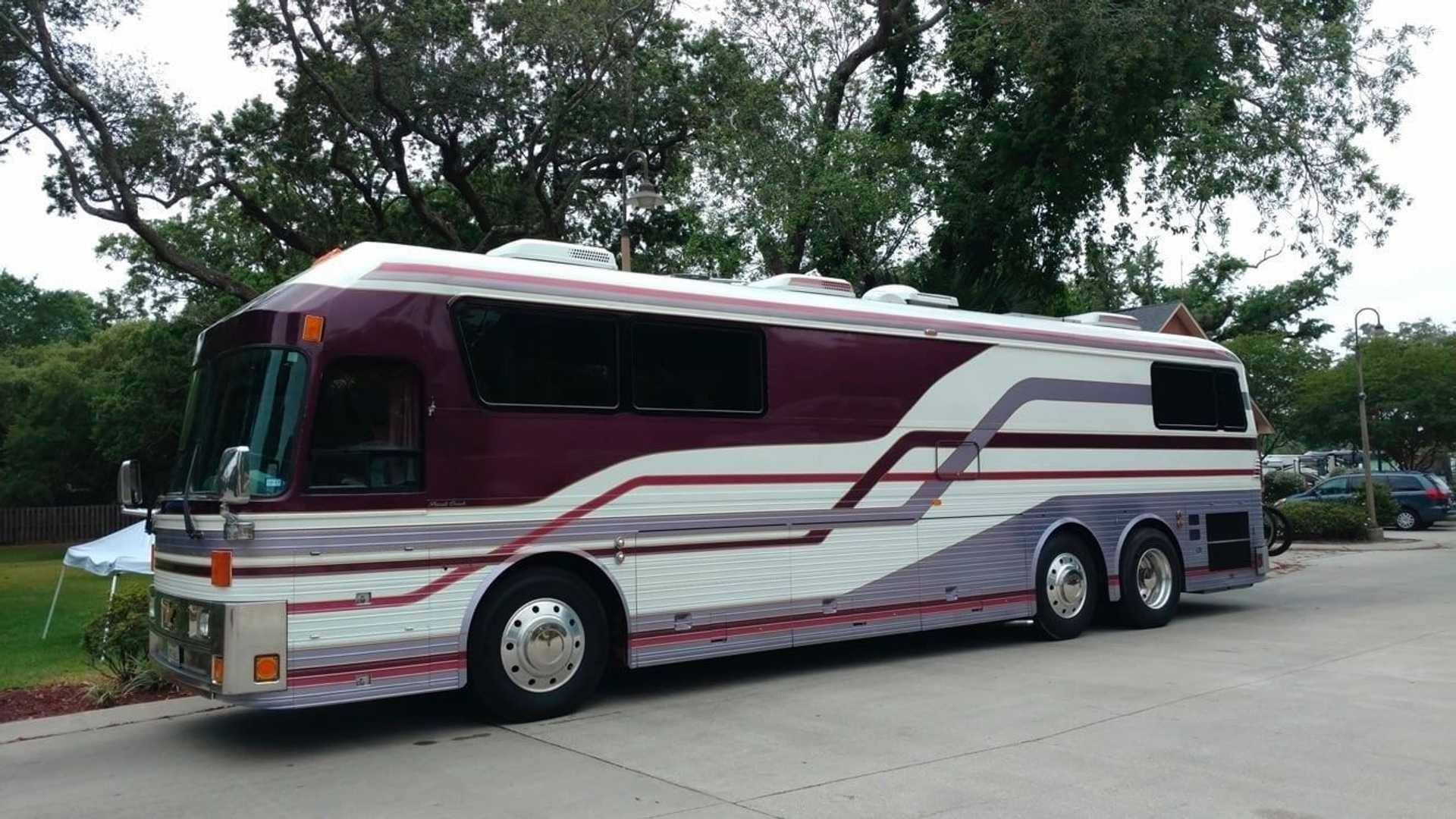 1983_Eagle_Model_10_Motorcoach_Purple_Rain_Tour_0002