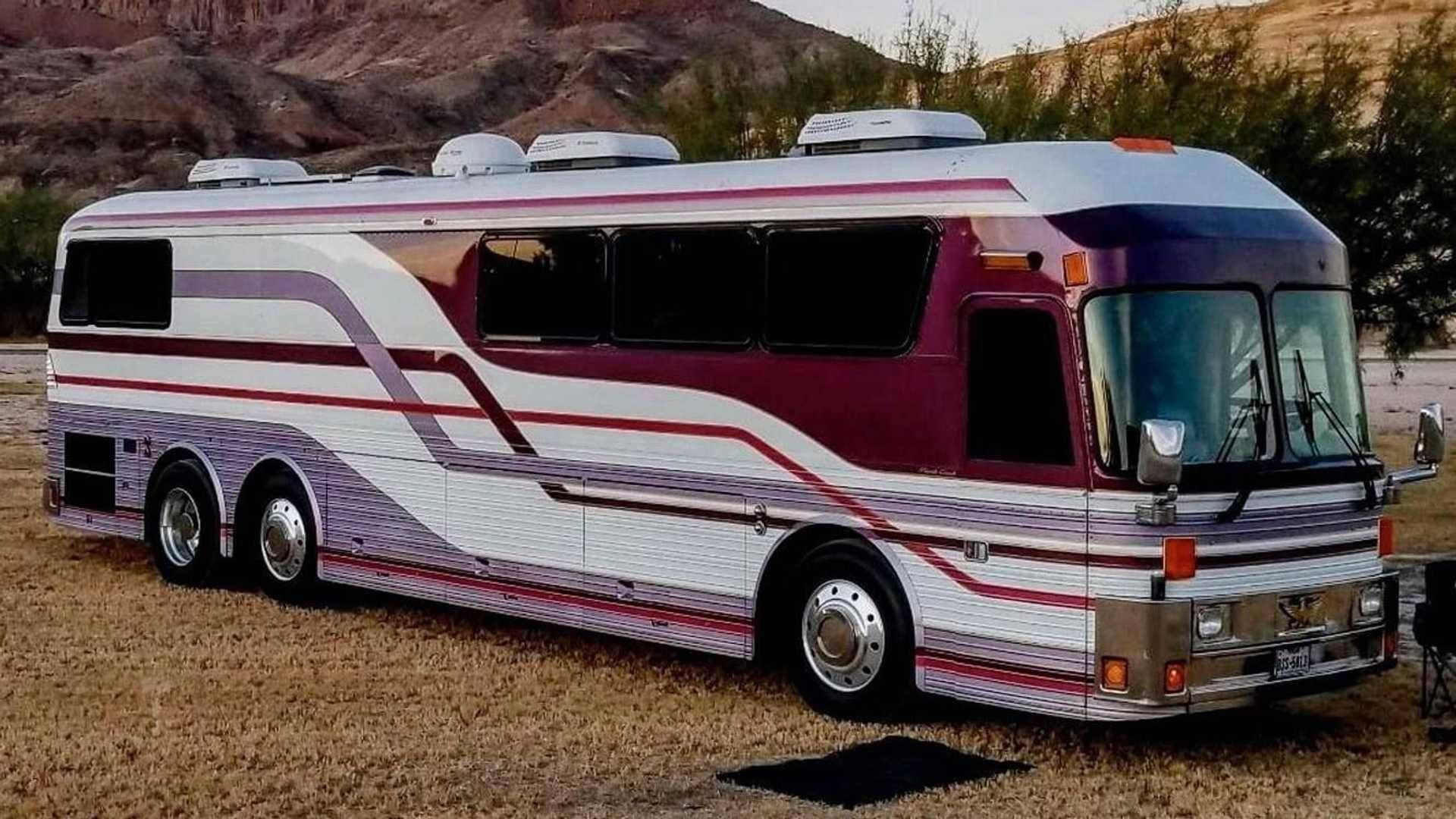1983_Eagle_Model_10_Motorcoach_Purple_Rain_Tour_0003