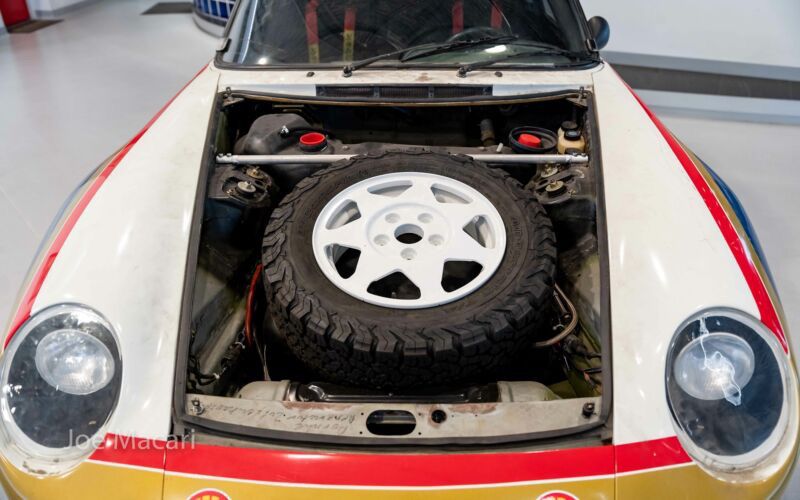 1985_Porsche_959_Paris-Dakar_Rally_Car_0011