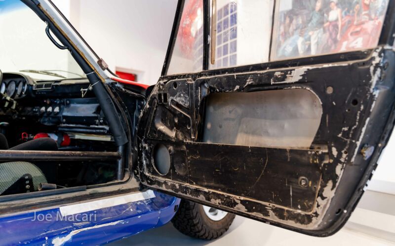 1985_Porsche_959_Paris-Dakar_Rally_Car_0025