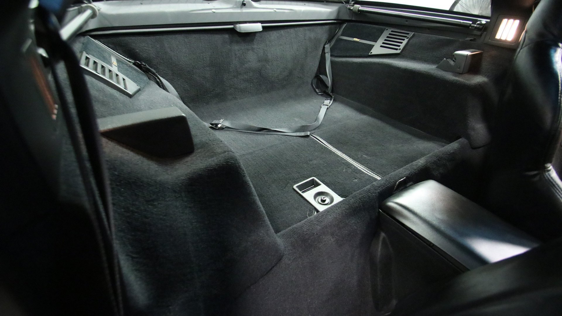 1995_Chevrolet_Corvette_ZR1_sale_0047