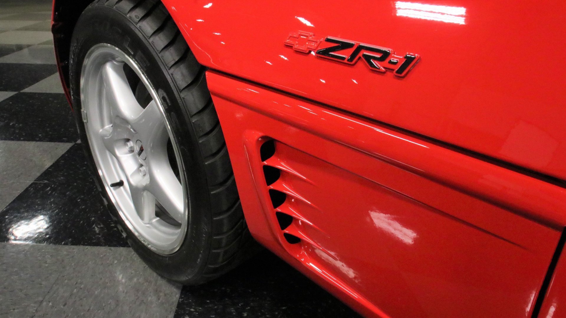 1995_Chevrolet_Corvette_ZR1_sale_0066