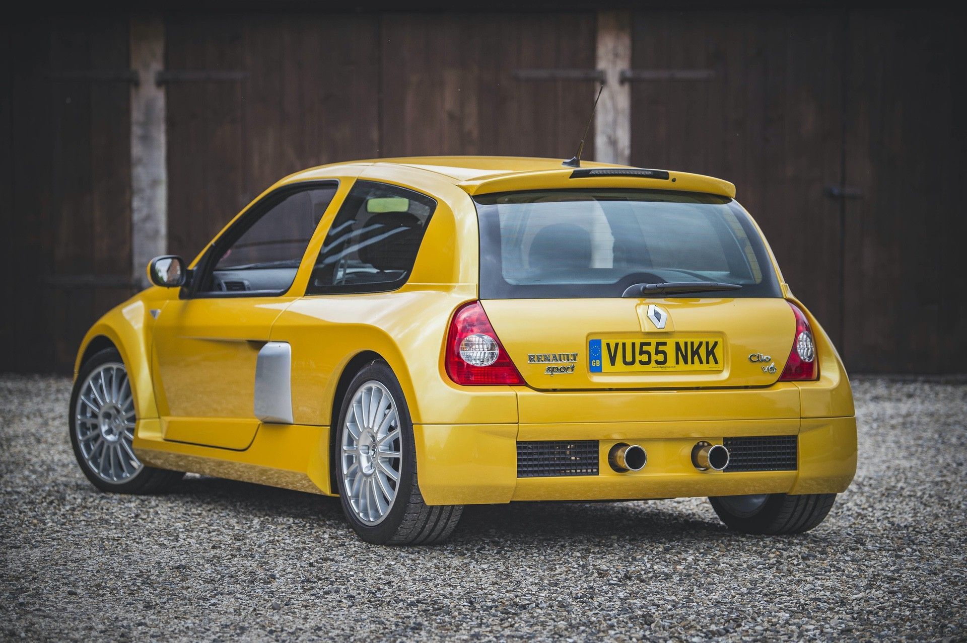 2005_Renault_Clio_V6_Phase_2_0025