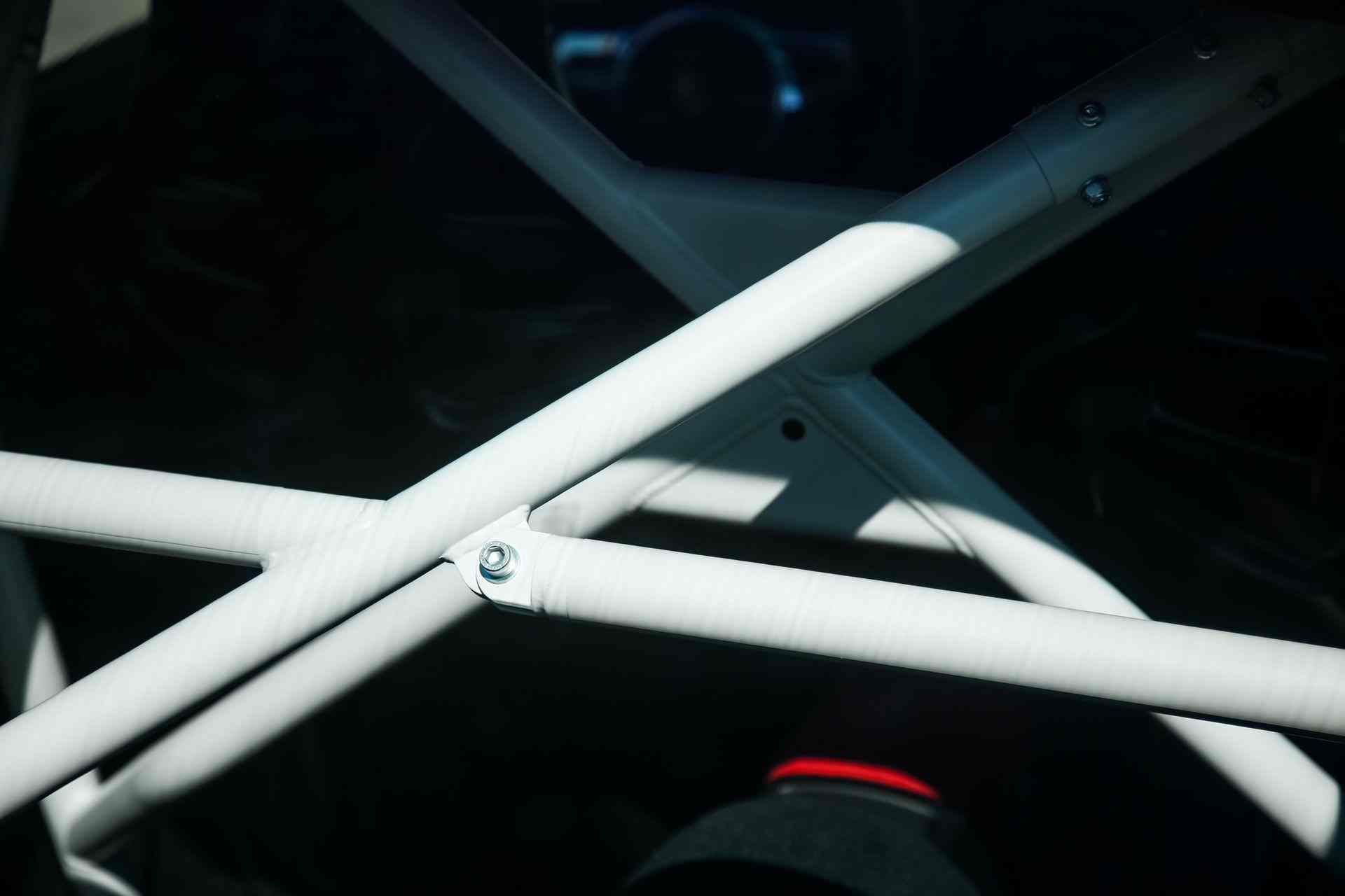 2011_Porsche_911_GT3_RS_4.0_sale_0035