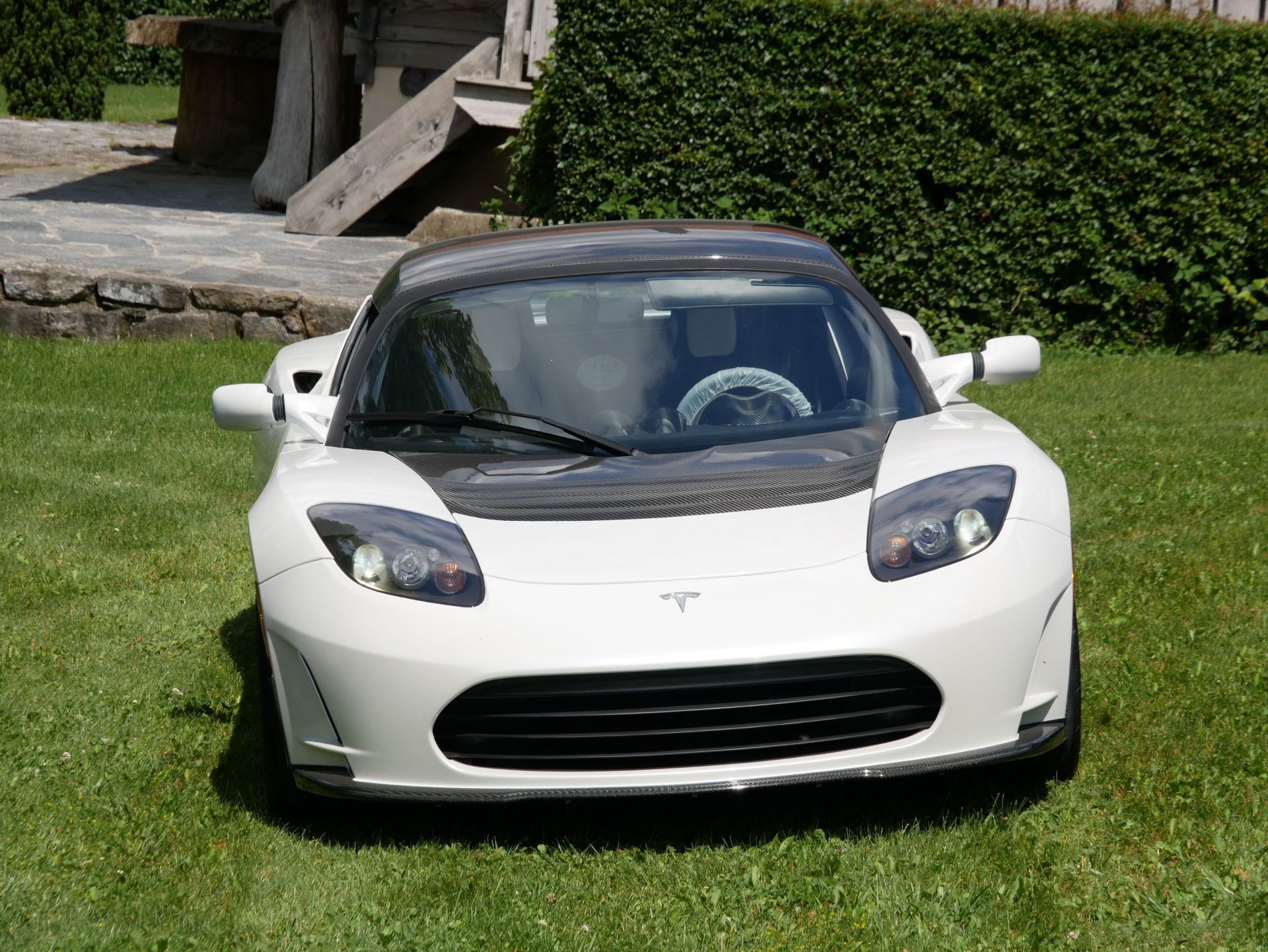 2012_Tesla_Roadster_sale_0000
