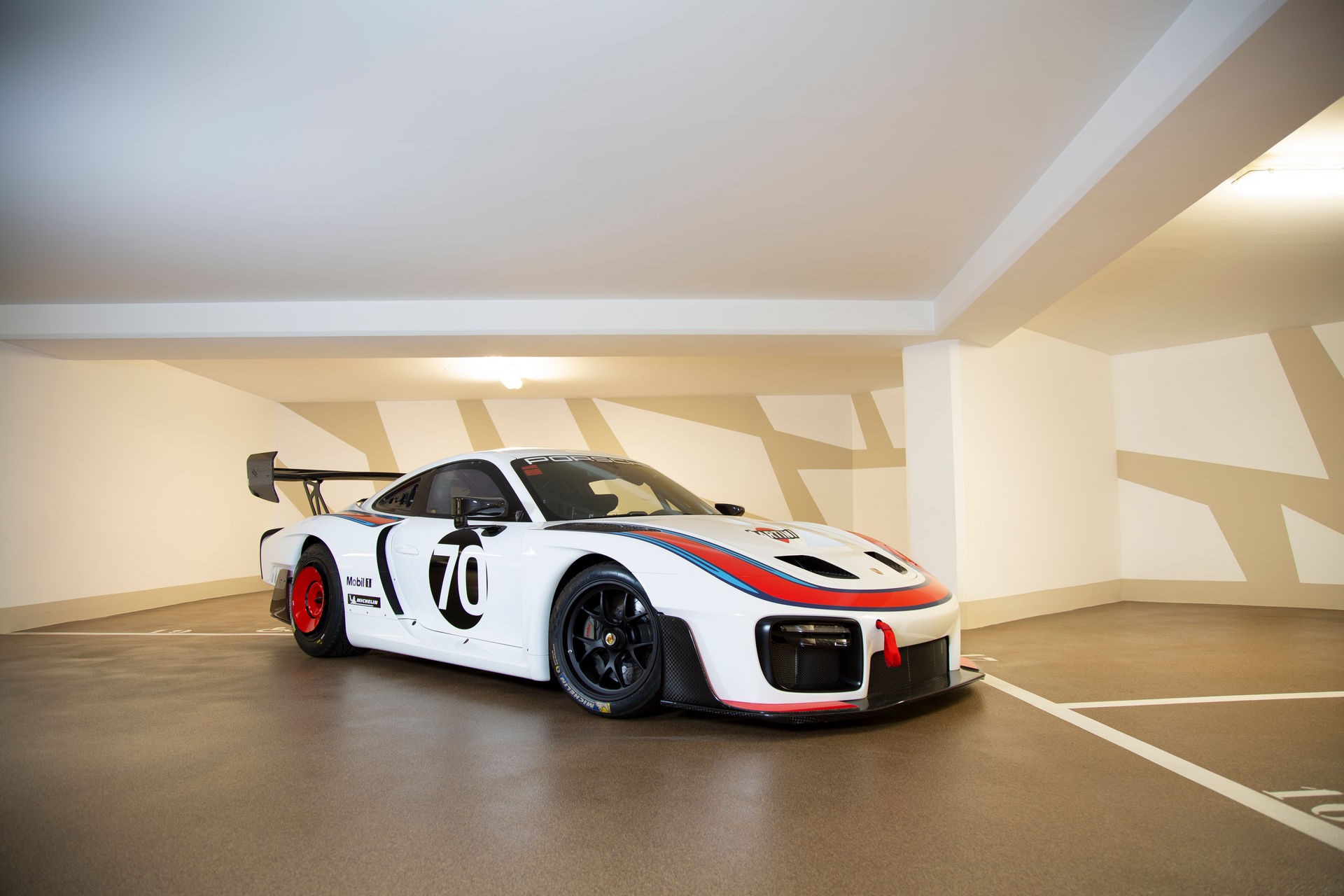 2020_Porsche_935_Martini_Livery_sale_0000