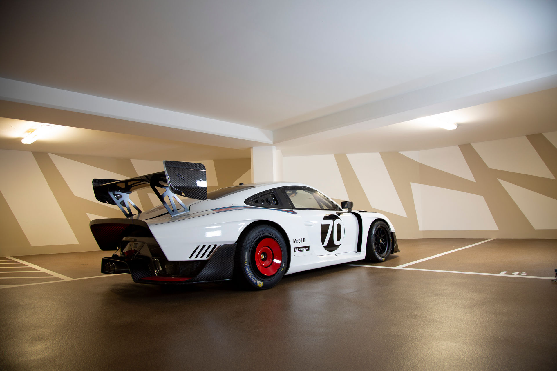 2020_Porsche_935_Martini_Livery_sale_0001