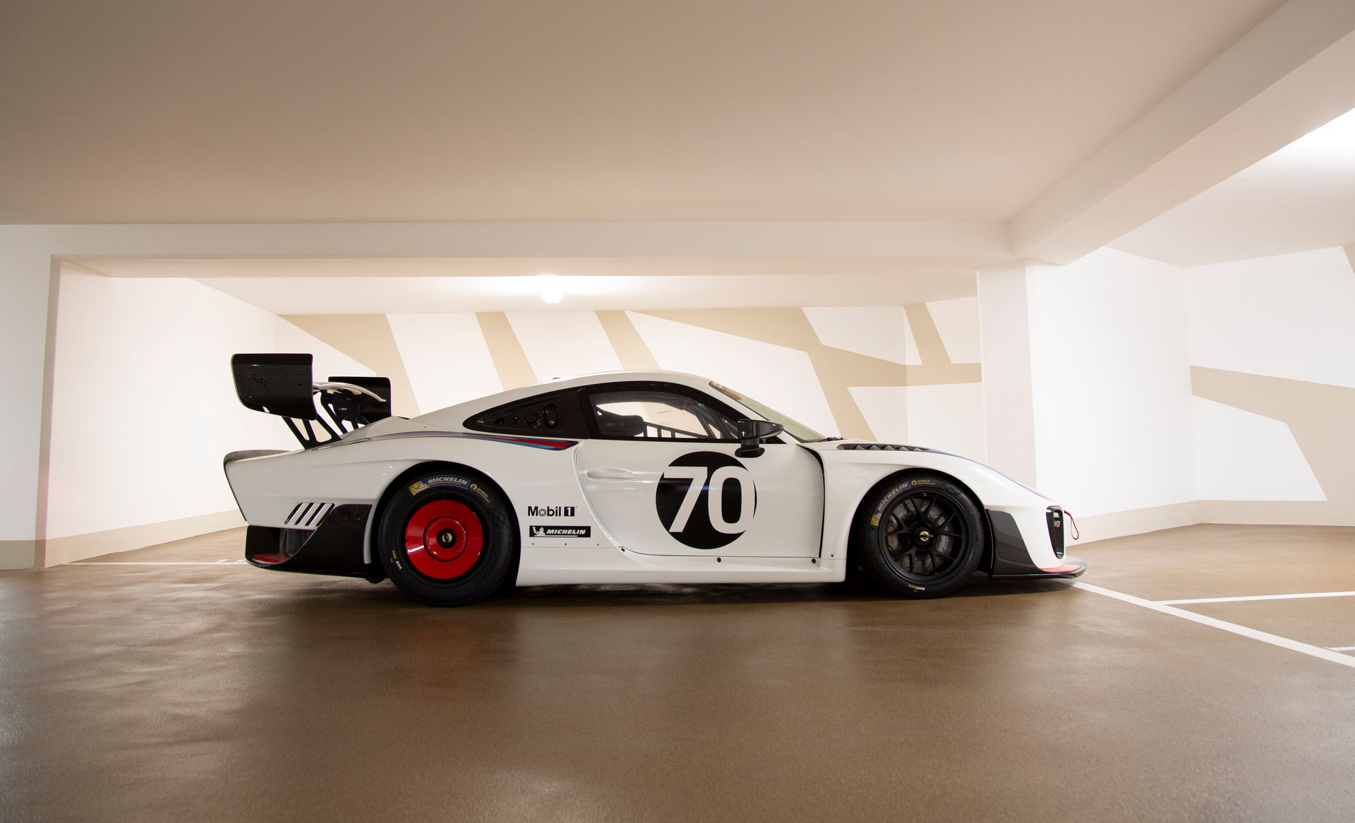 2020_Porsche_935_Martini_Livery_sale_0003