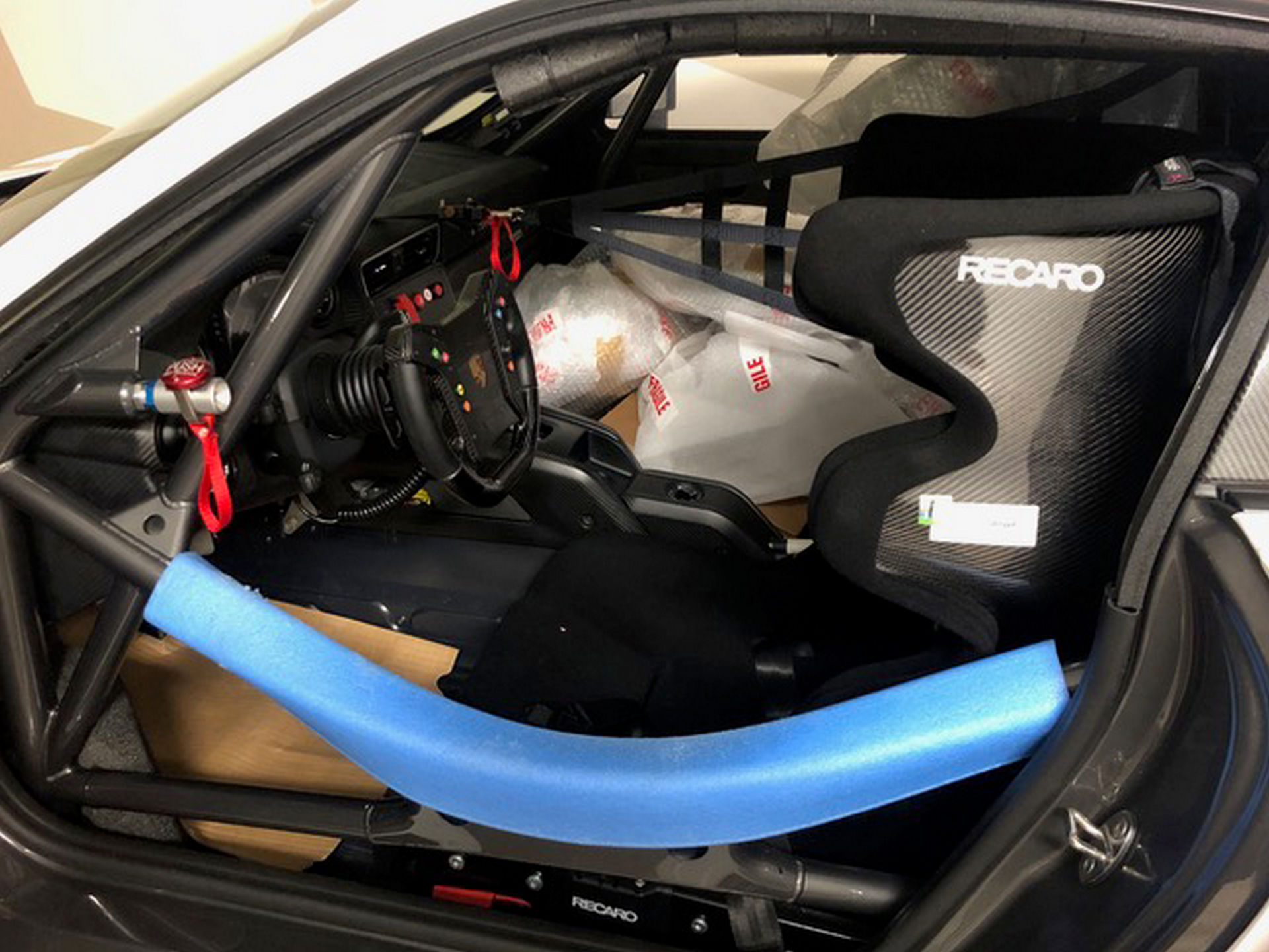 2020_Porsche_935_Martini_Livery_sale_0026