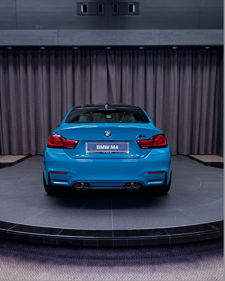 BMW-M4-Edition-M-Heritage-Abu-Dhabi-Motors-25