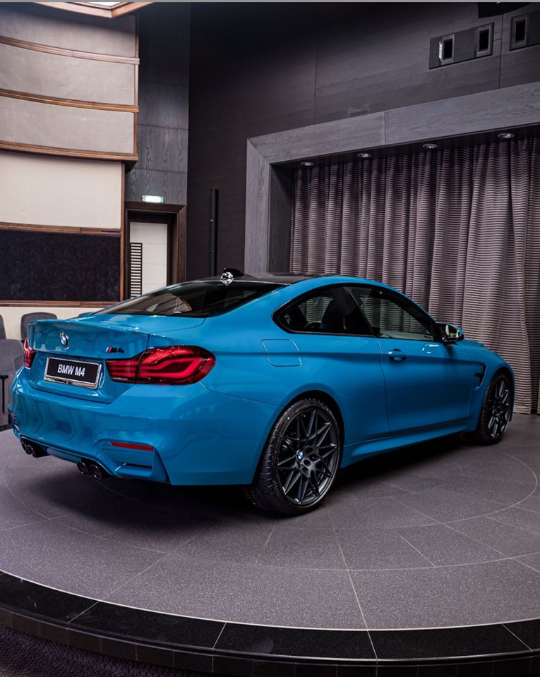 BMW-M4-Edition-M-Heritage-Abu-Dhabi-Motors-3