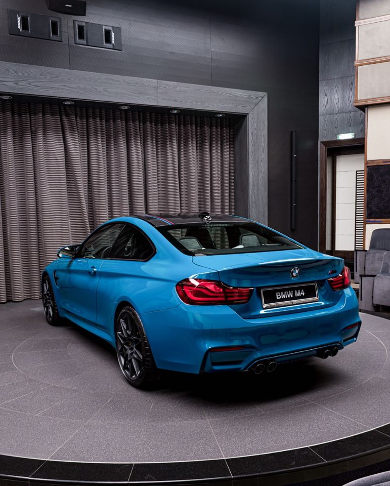 BMW-M4-Edition-M-Heritage-Abu-Dhabi-Motors-4