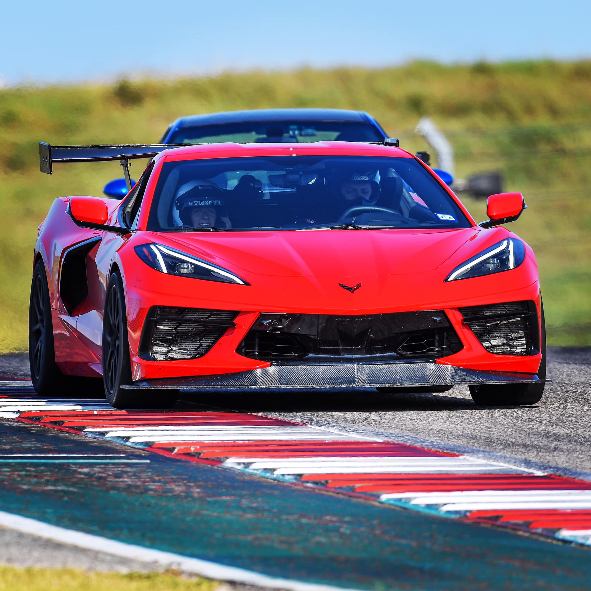 Chevrolet-Corvette-LG-Motorsports-2