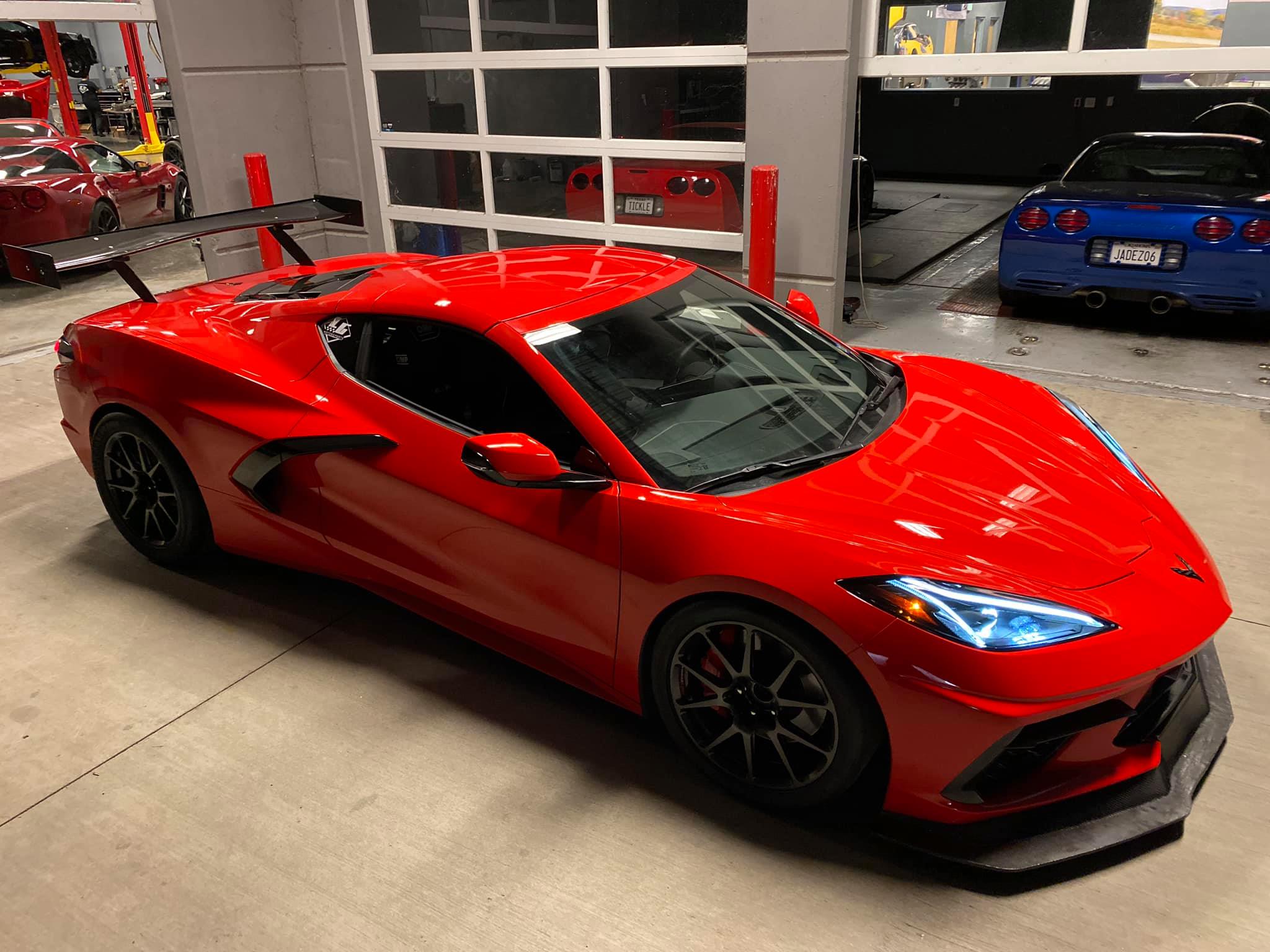Chevrolet-Corvette-LG-Motorsports-8