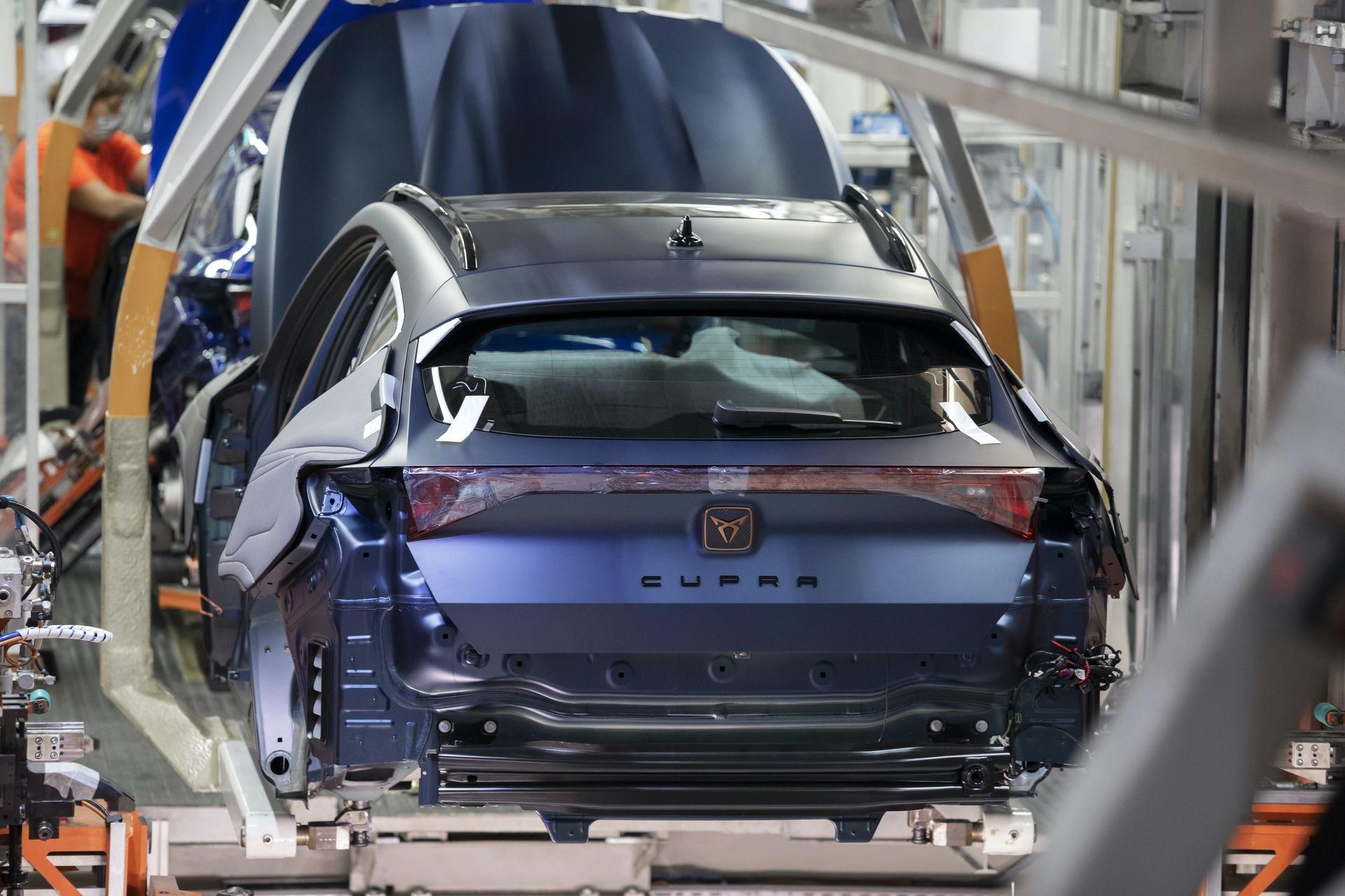 CUPRA-kicks-off-production-of-the-new-Formentor_02_HQ