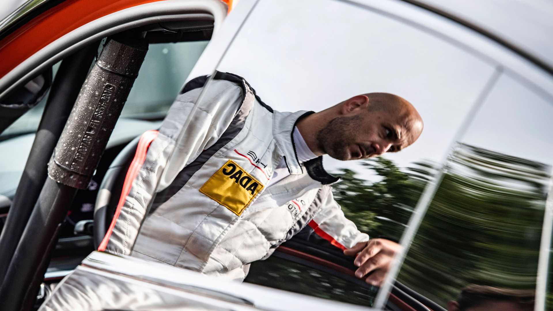 2021-porsche-panamera-sets-fastest-four-door-porsche-record-at-the-nurburgring-9