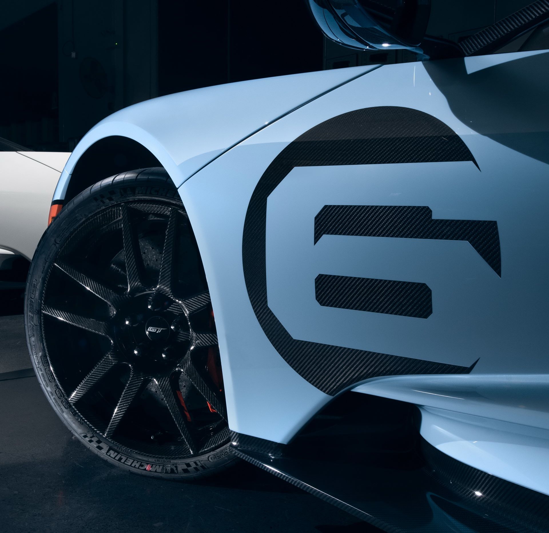 2020-ford-gt-heritage-3