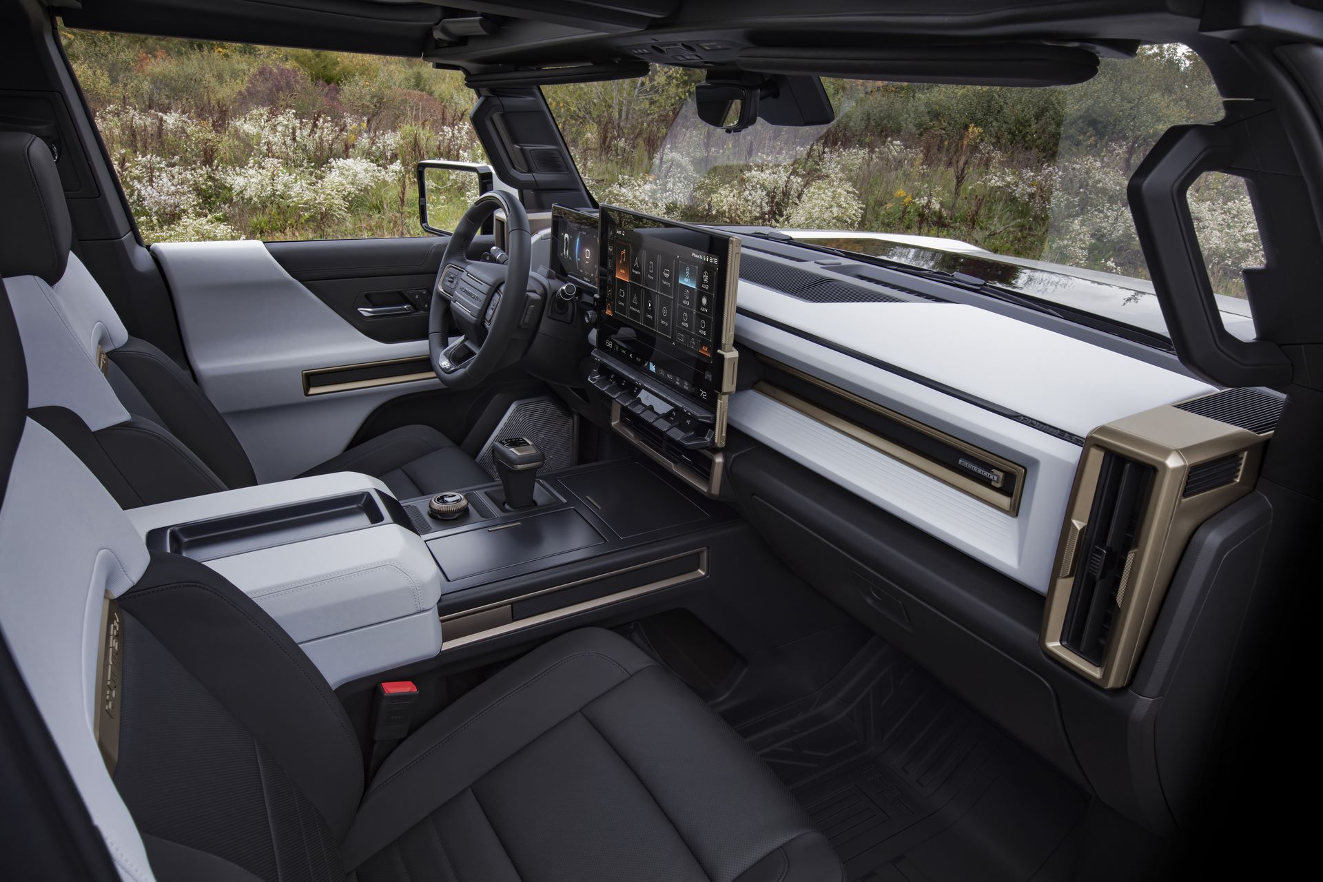 The GMC HUMMER EV’s design visually communicates extreme capability, reinforced with rugged architectural details that are delivered with a premium, well-executed and appointed interior.