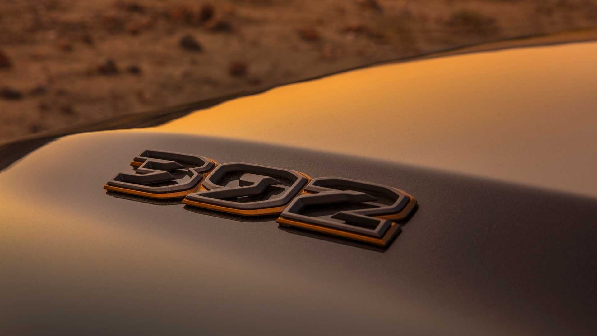2021-jeep-wrangler-rubicon-392-badge-2