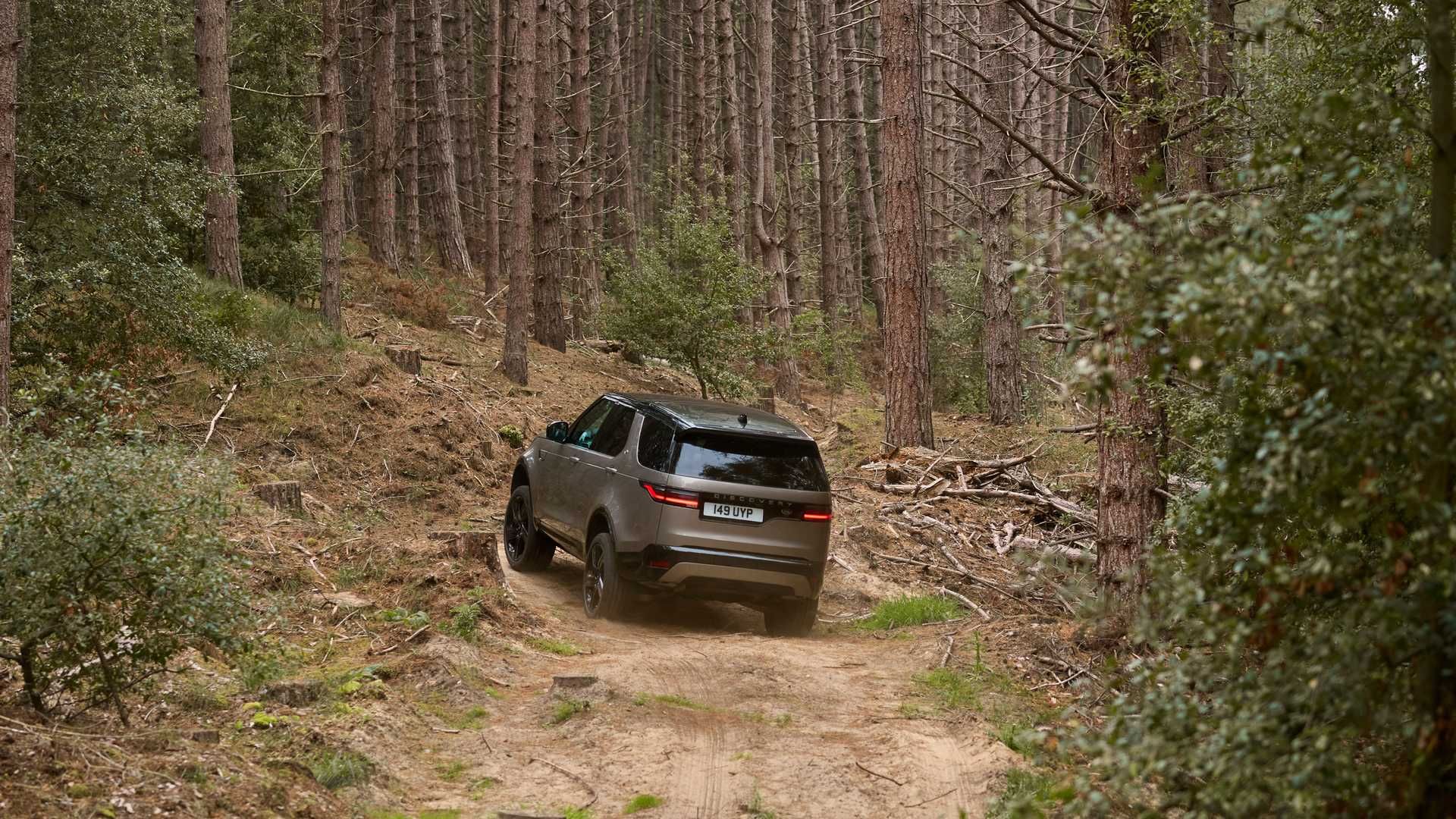 2021-Land-Rover-Discovery-44
