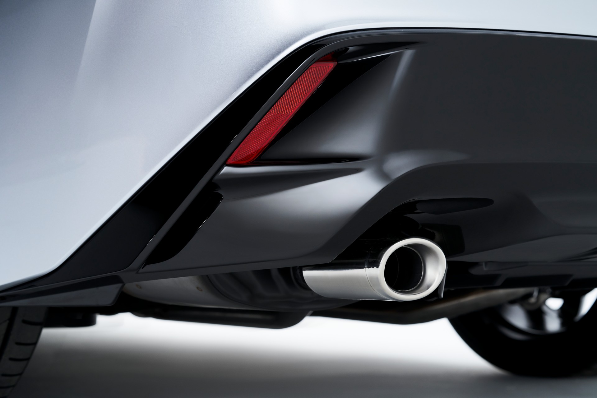 Lexus-IS-2021-15