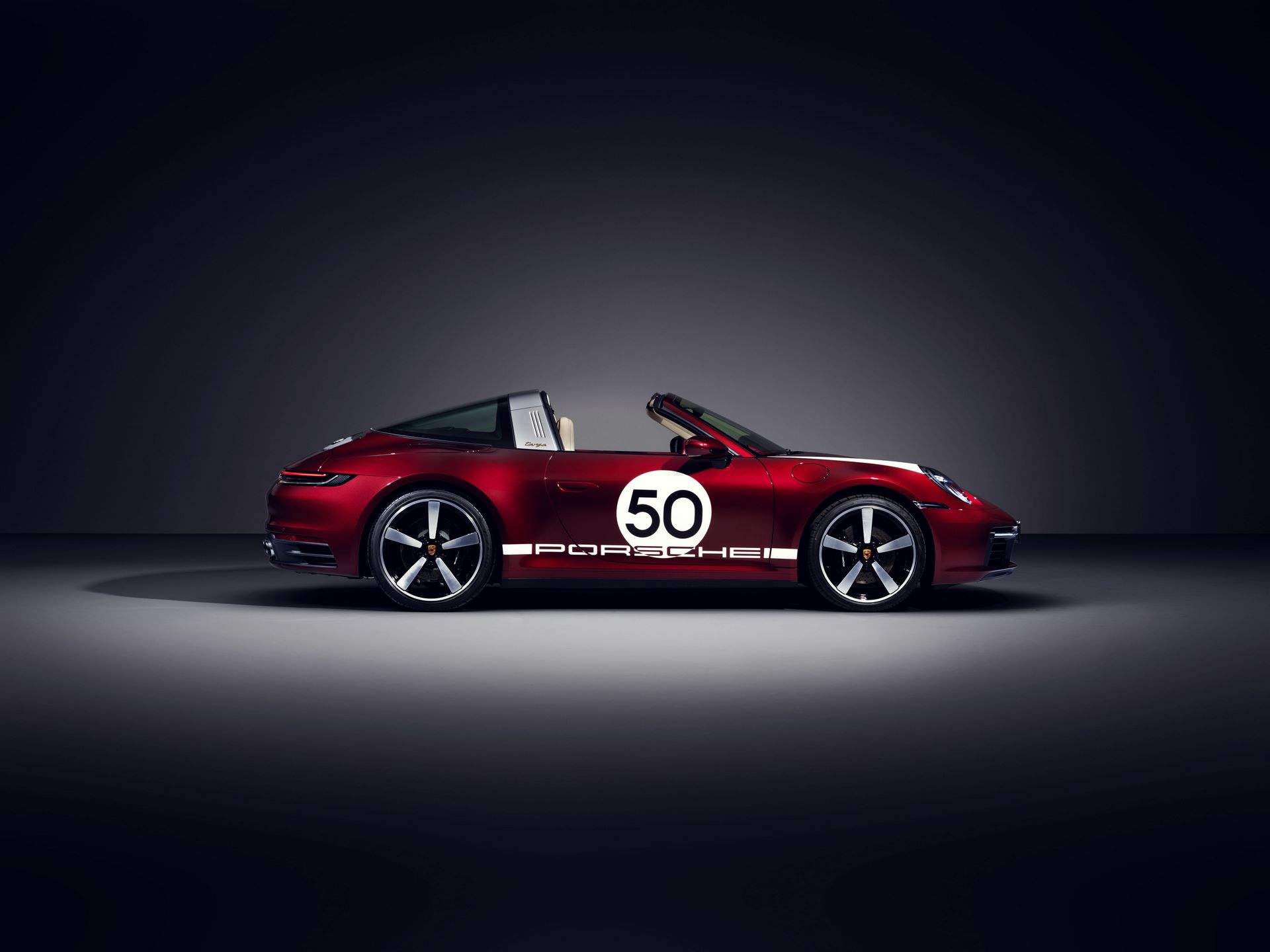 Porsche-911-Targa-4S-Heritage-Design-Edition-37