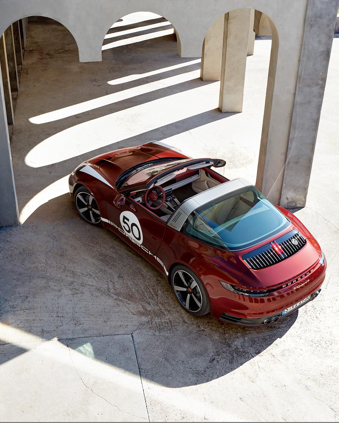 Porsche-911-Targa-4S-Heritage-Design-Edition-40-2