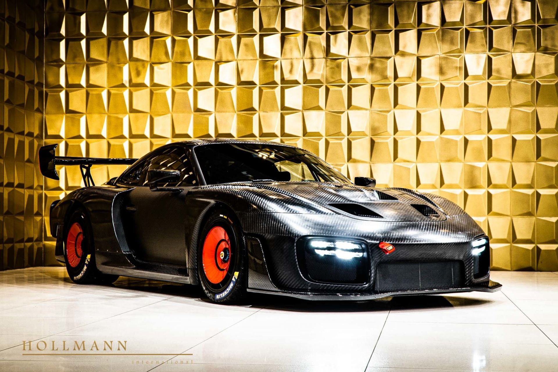 Porsche_935_naked_carbon_sale_0000