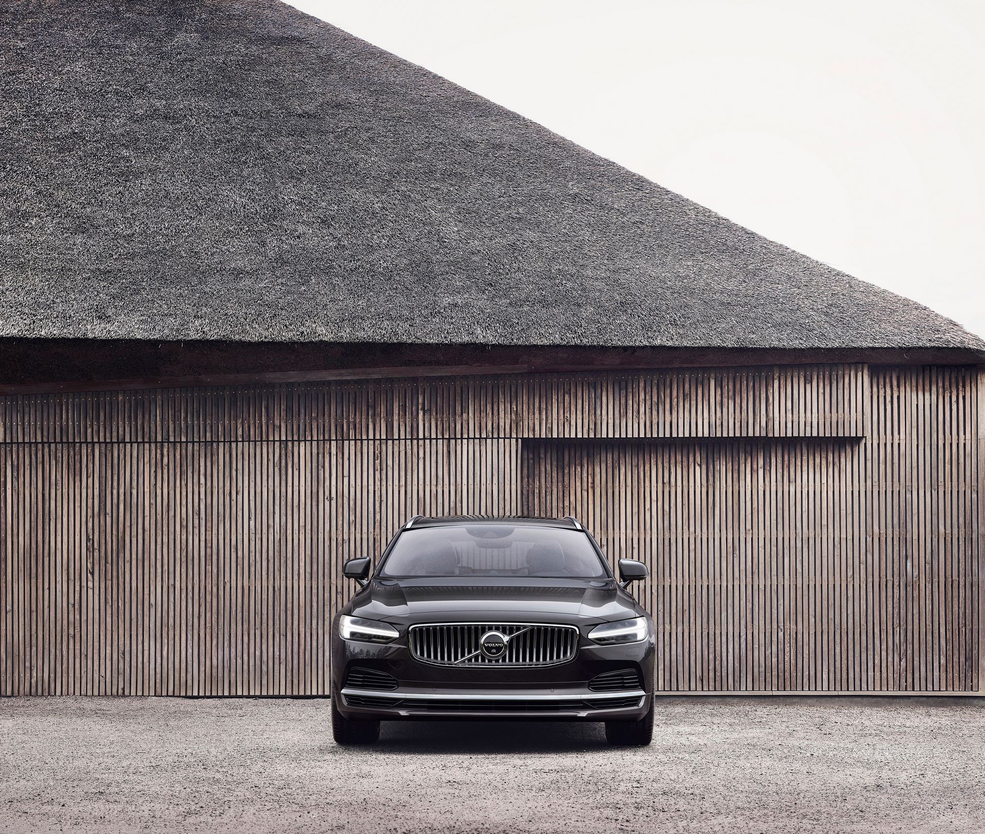 The refreshed Volvo S90 Recharge T8 plug-in hybrid in Platinum Grey