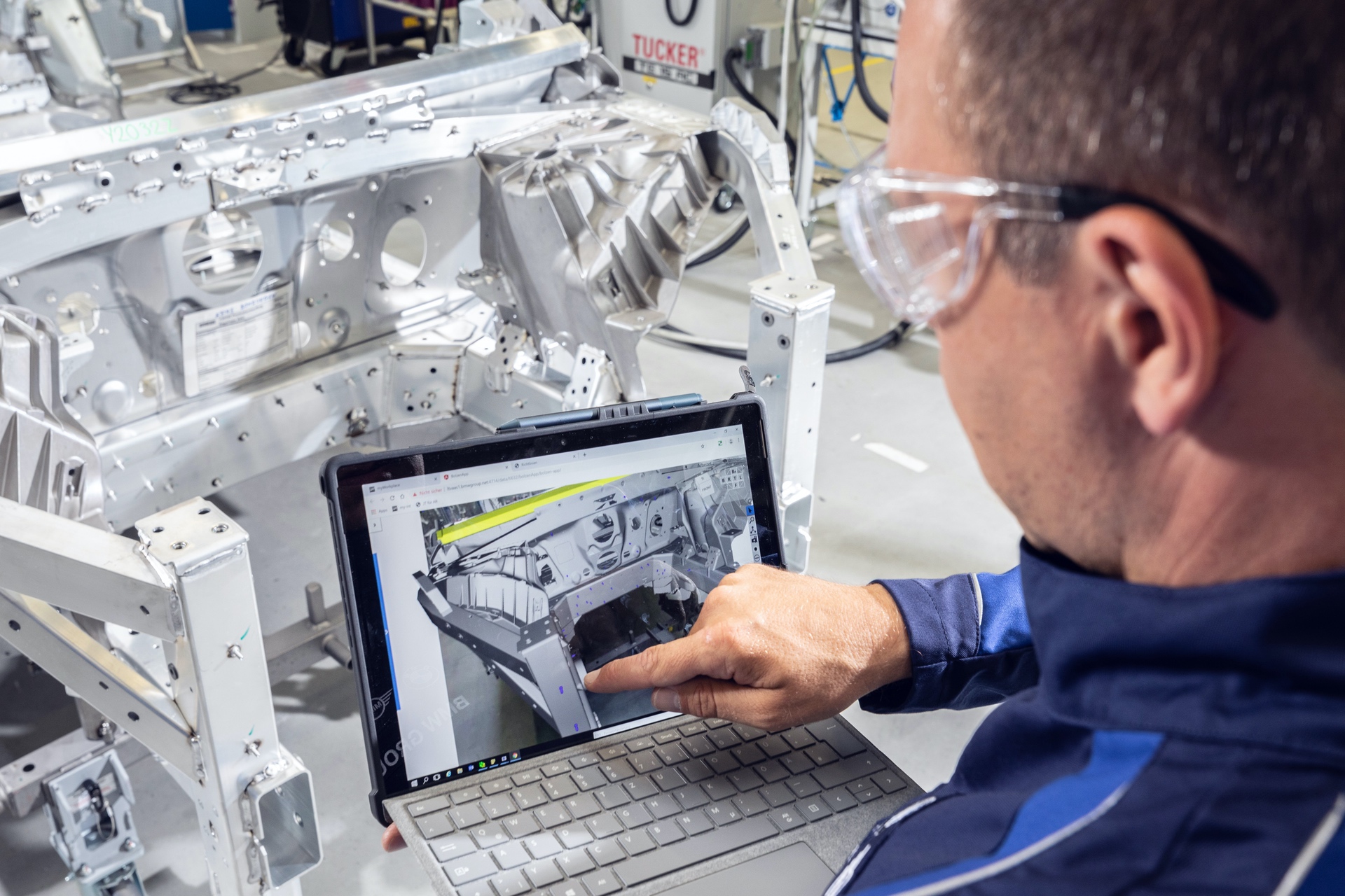 BMW_iNEXT_Prototypes_Production_0010