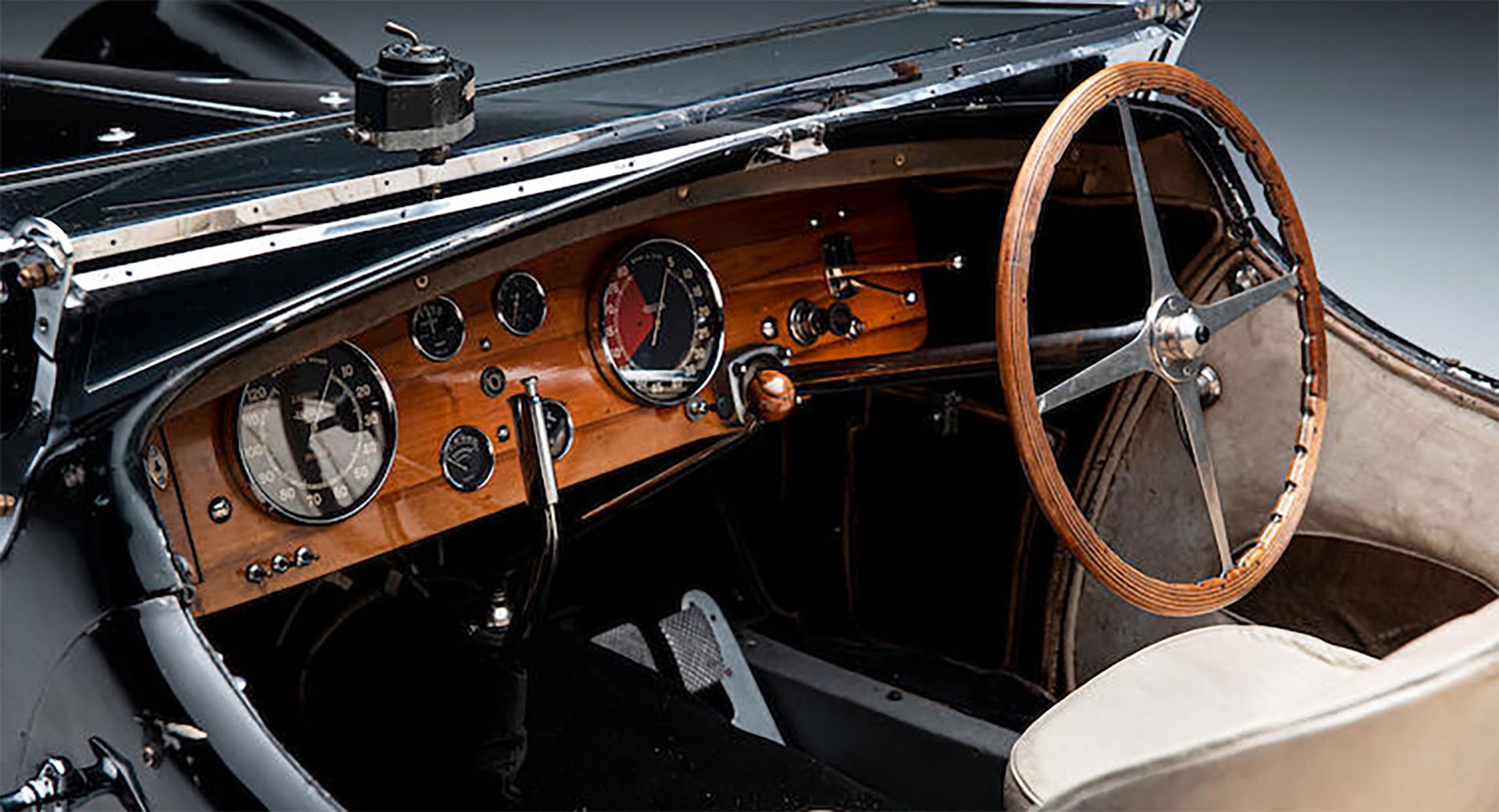 1937_Bugatti_Type_57S_sale_0023