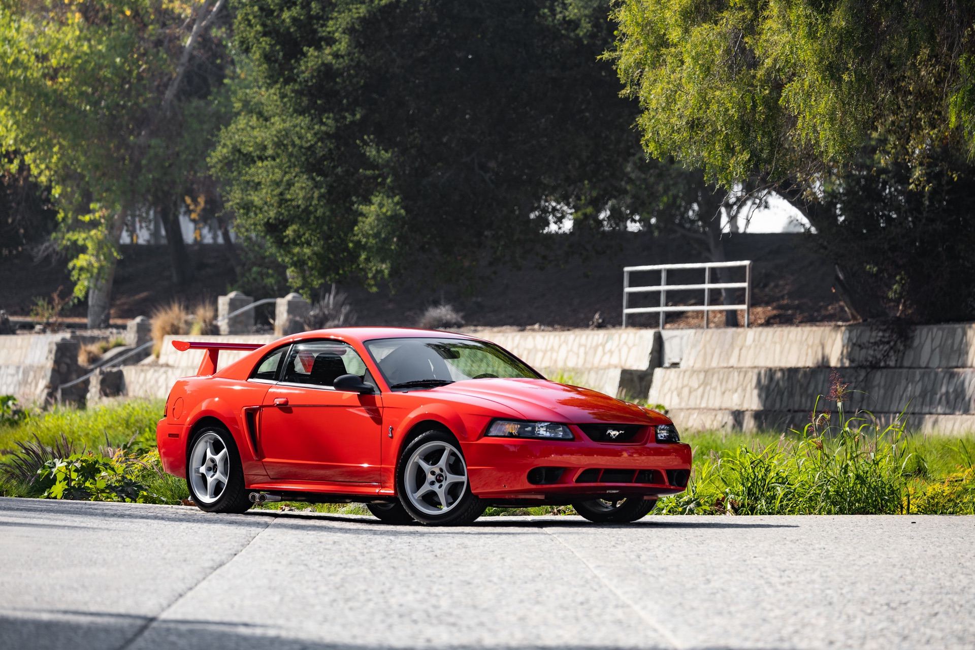 2000_Ford_Mustang_SVT_Cobra_R_sale-0002
