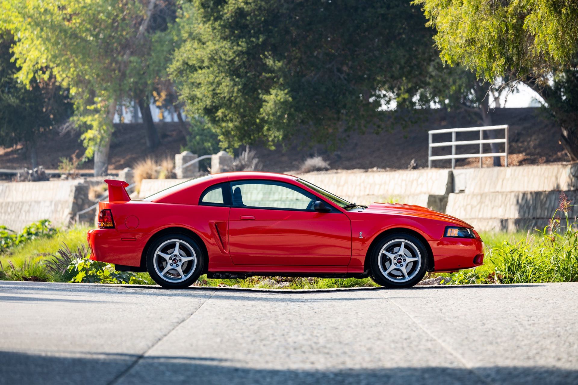 2000_Ford_Mustang_SVT_Cobra_R_sale-0003