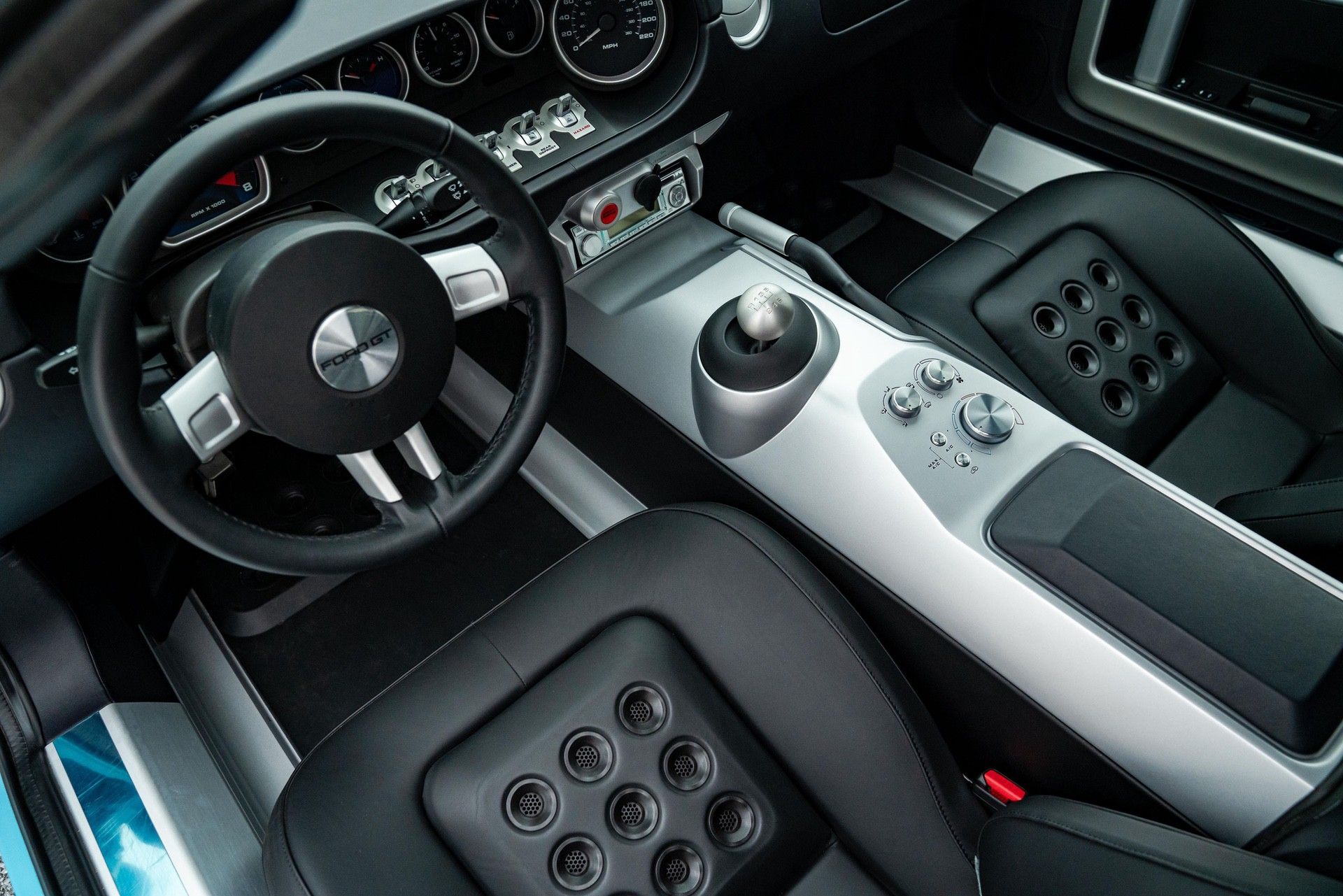 2006_Ford_GT_Heritage_sale-0003
