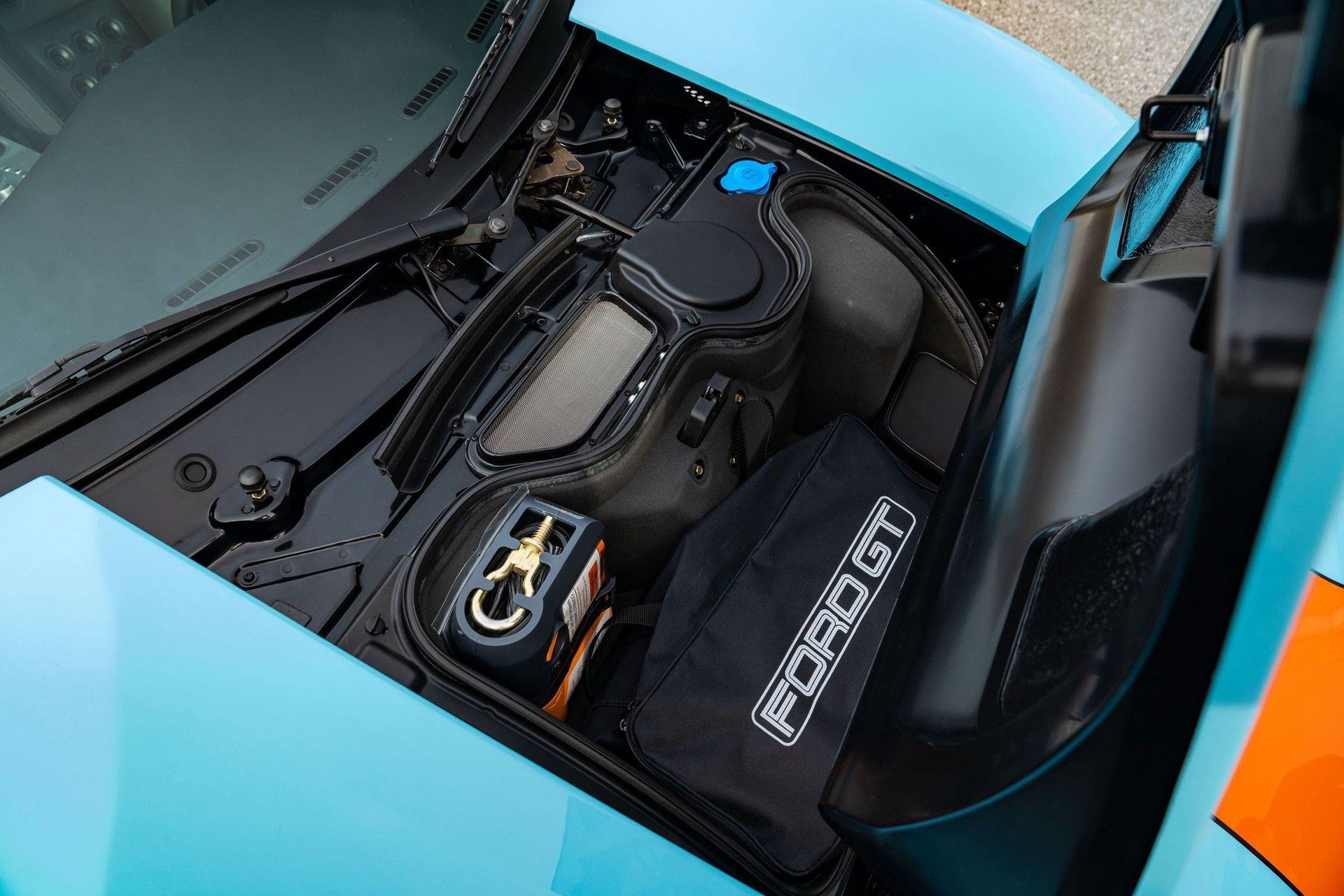 2006_Ford_GT_Heritage_sale-0095