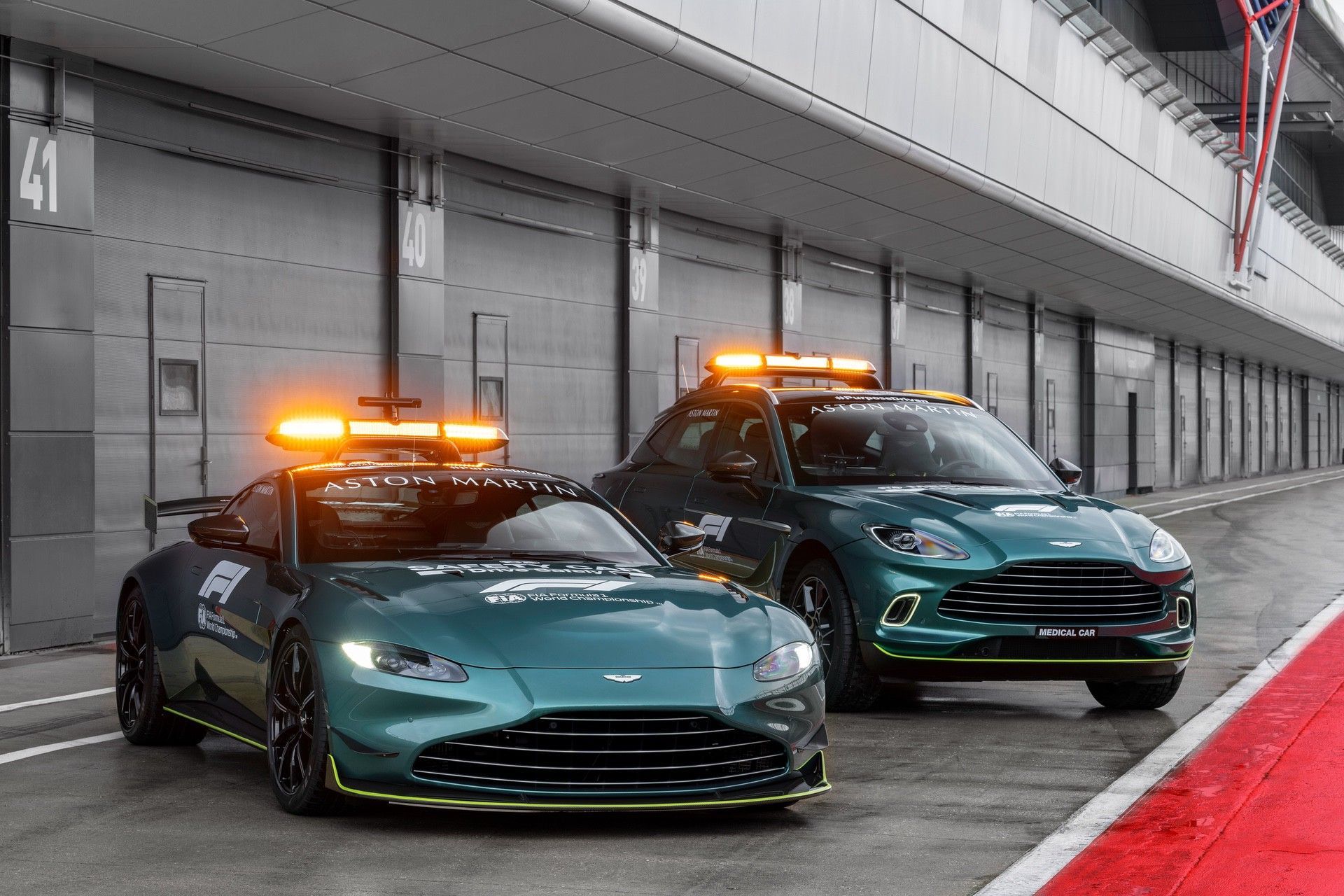 AstonMartinVantage_DBX_OfficialSafetyandMedicalcarsofFormulaOne_03